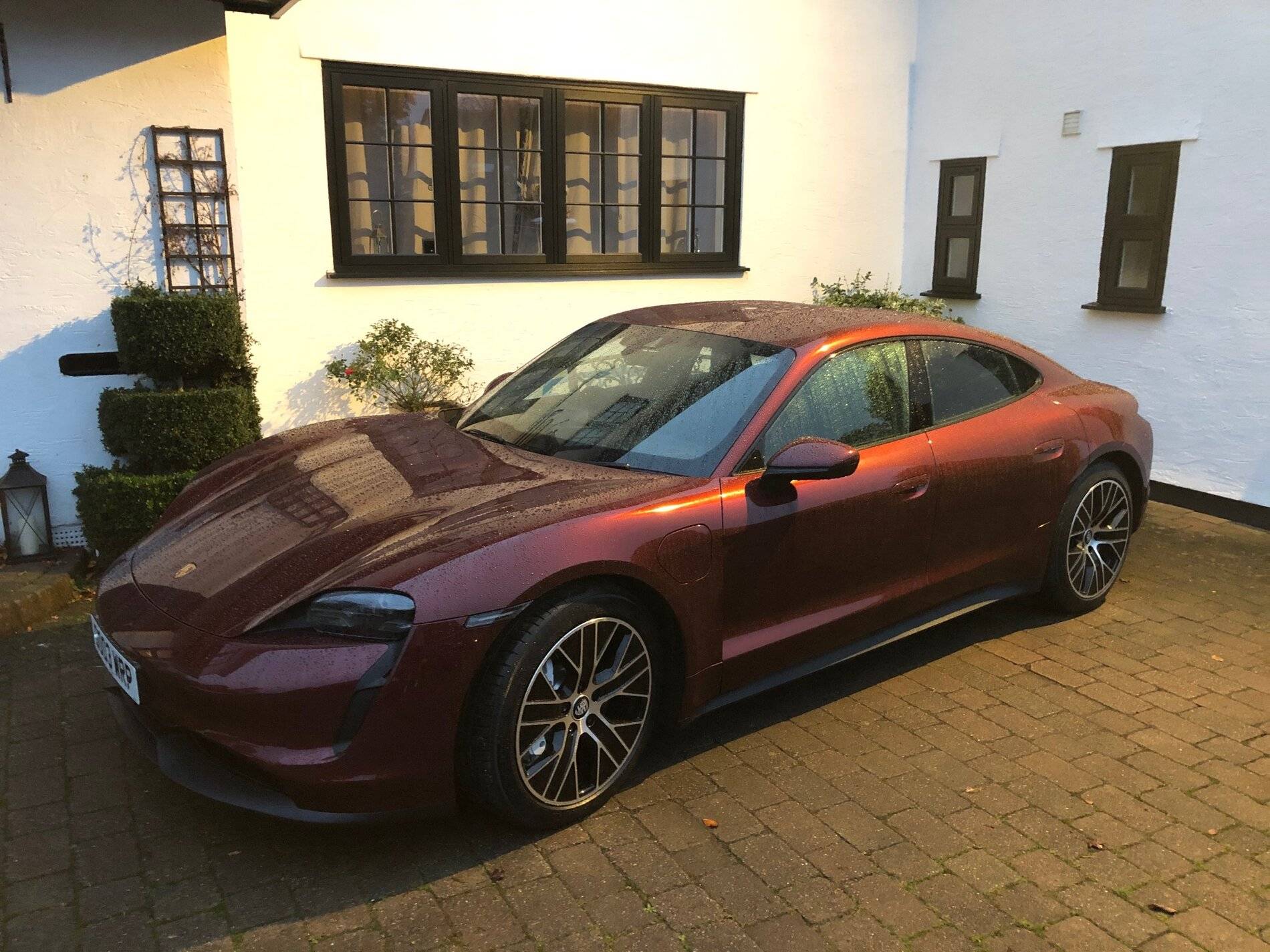 Porsche Taycan Cherry Red IMG_1429