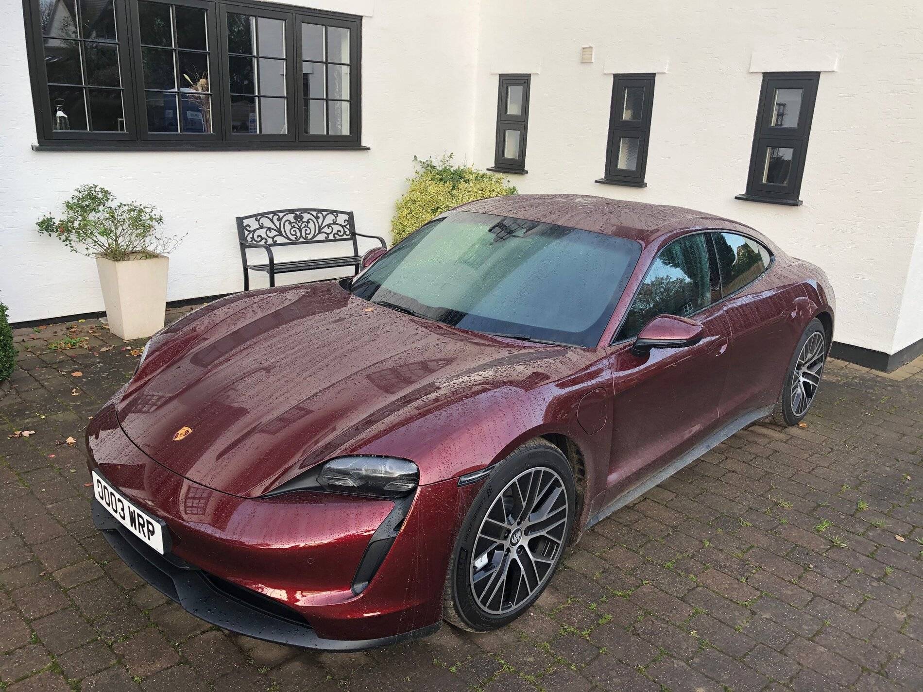 Porsche Taycan Cherry Red IMG_1464