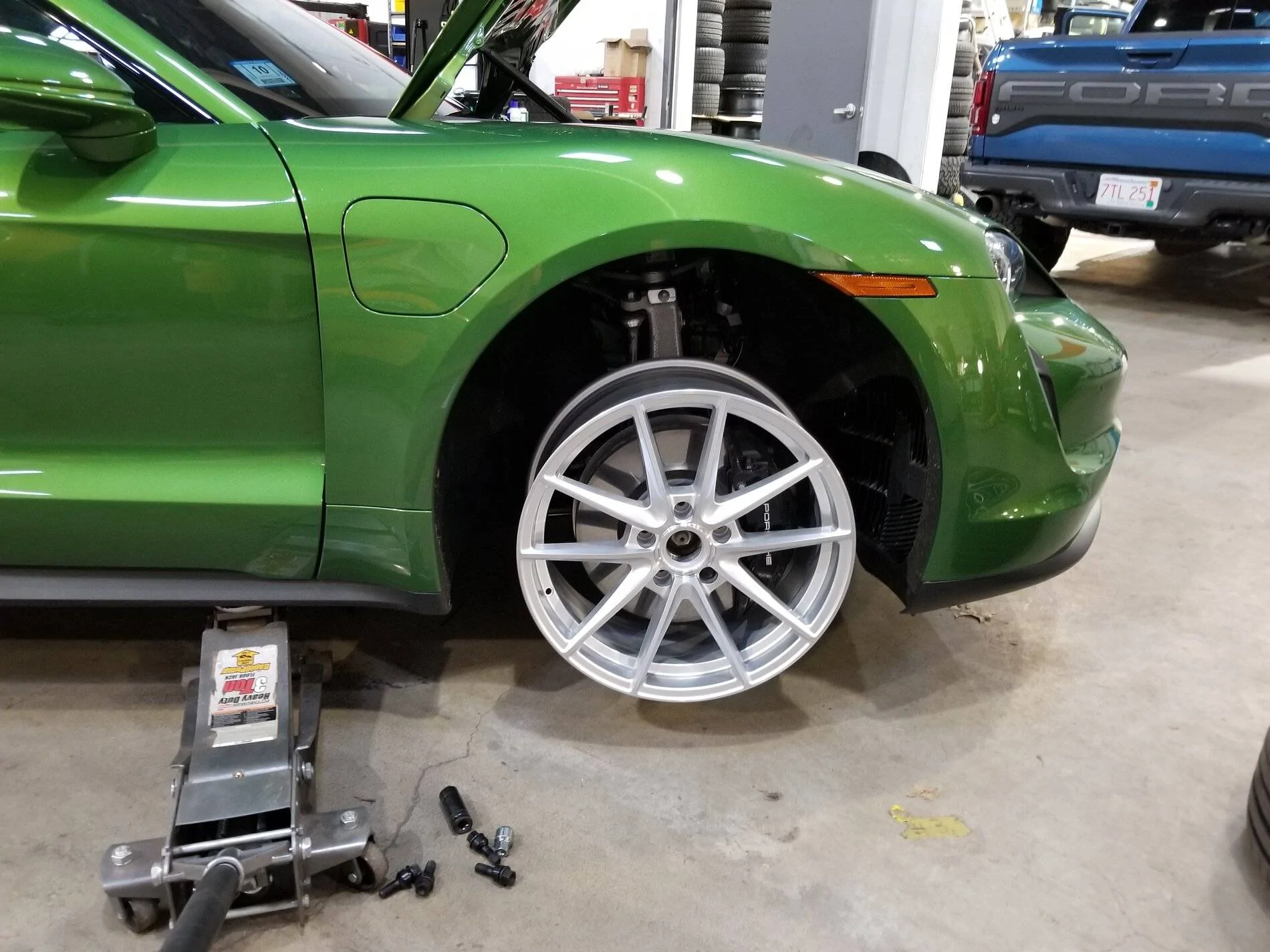 Porsche Taycan Winter wheels & offset zufen