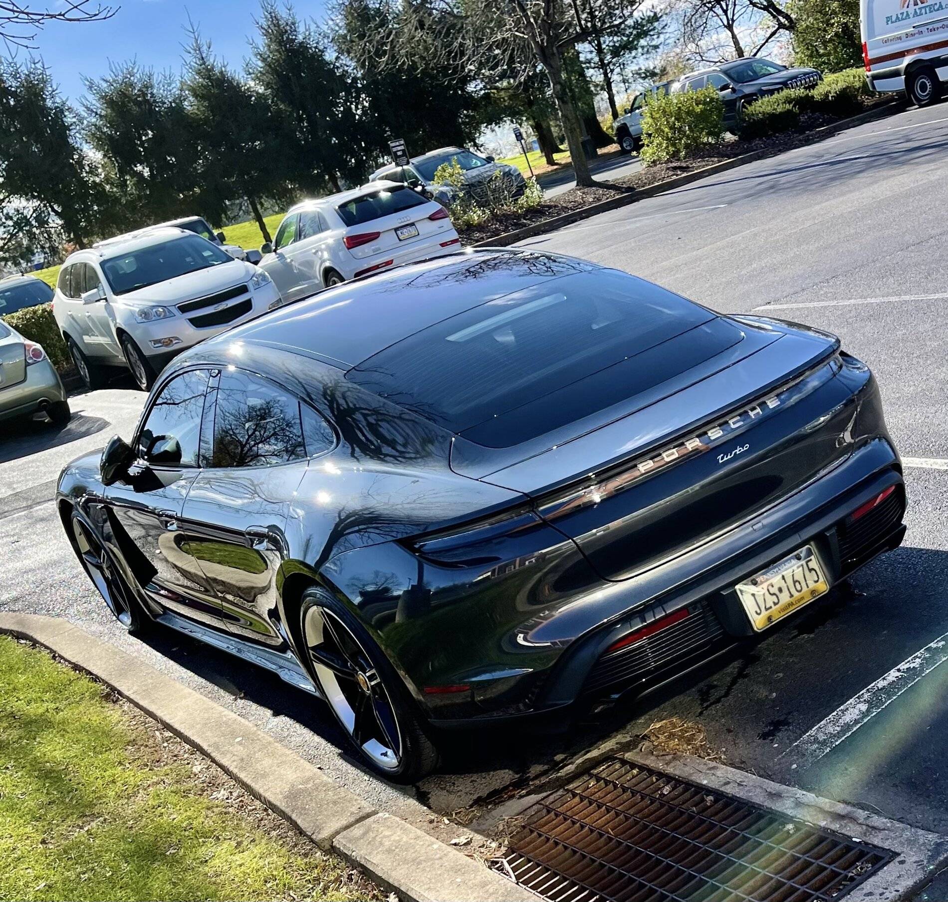 Porsche Taycan VOLCANO GREY Taycan Club E9447B34-B0B5-4D25-883E-4C4E1ED6BA17