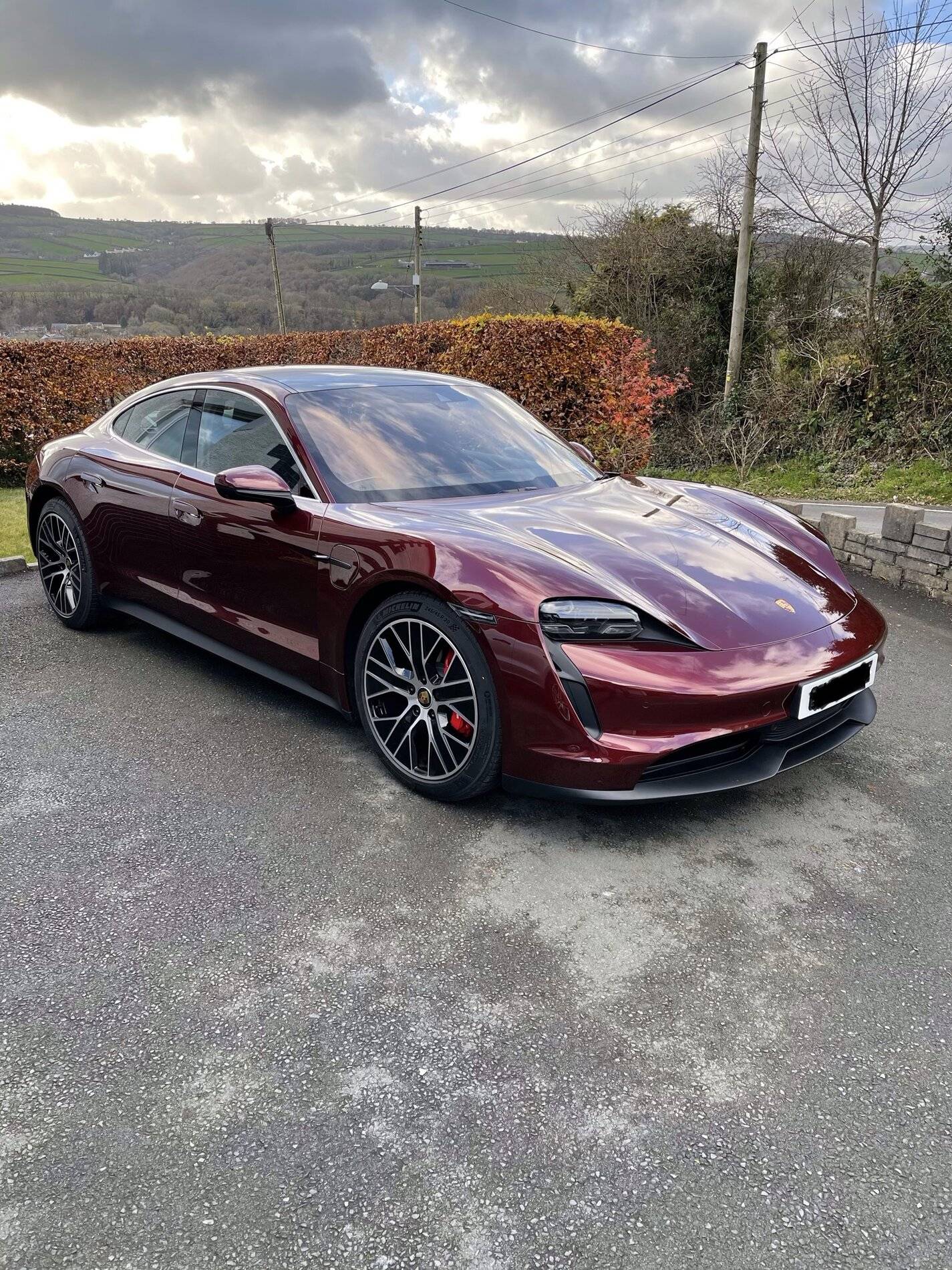 Porsche Taycan CHERRY METALLIC Taycan Club EBC97B2F-7C46-4C98-9E1E-31B16E02A831
