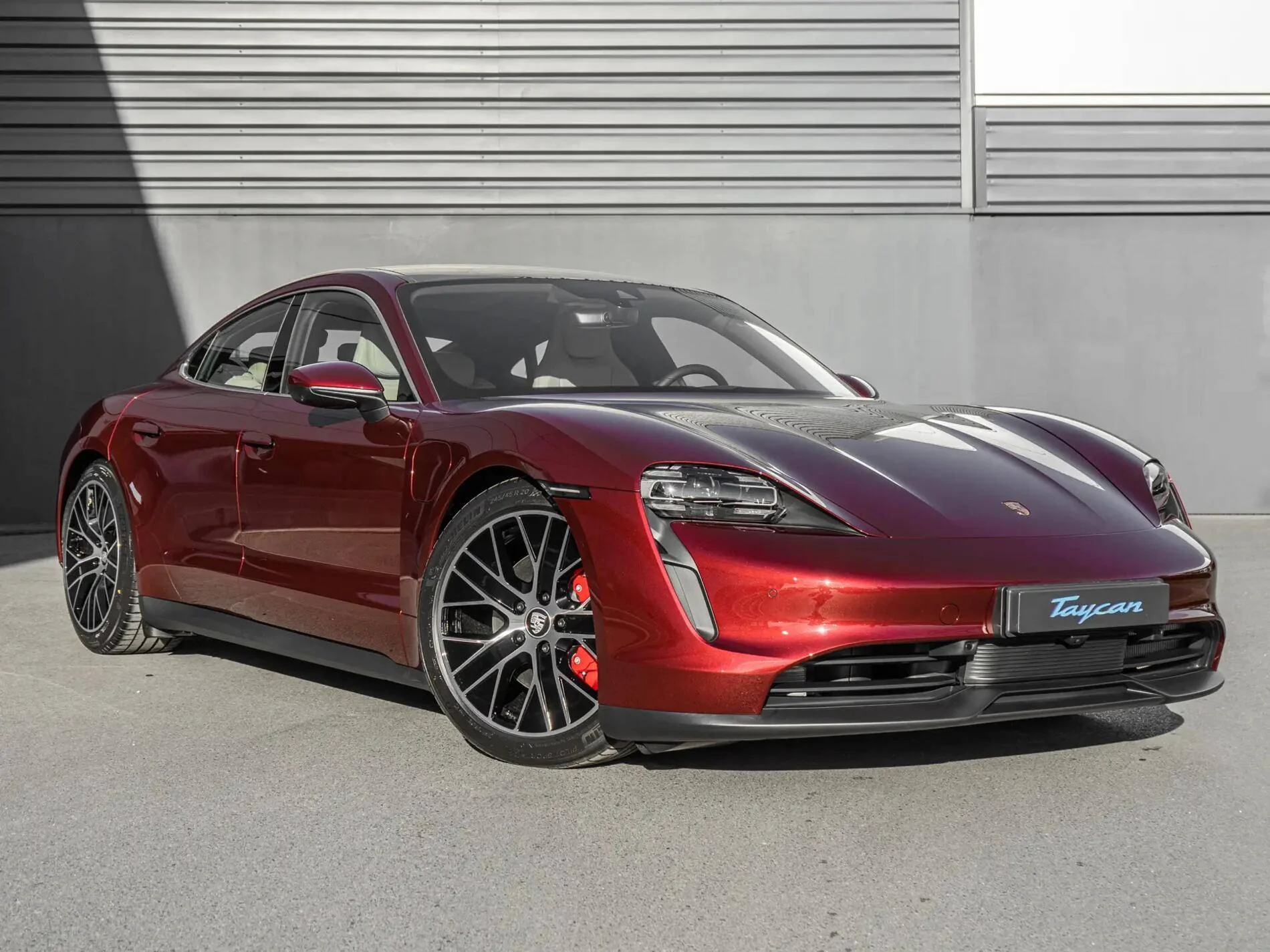 Porsche Taycan CHERRY METALLIC Taycan Club 1920x1440