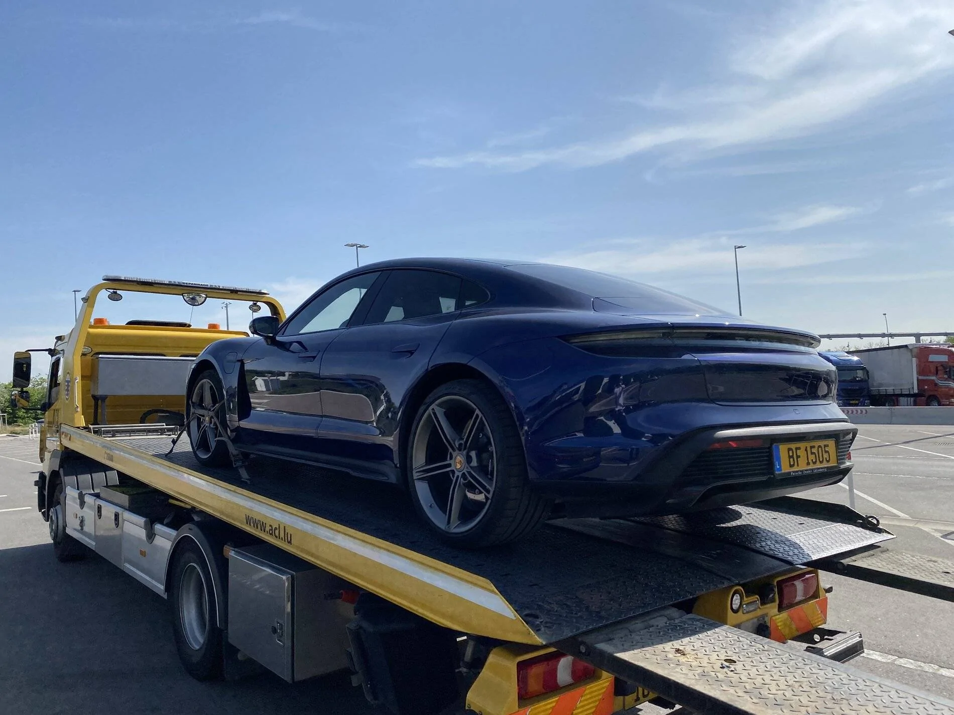 Porsche Taycan Electric System Fault 1CF66223-5474-40EA-A9EC-D045A2A7253D