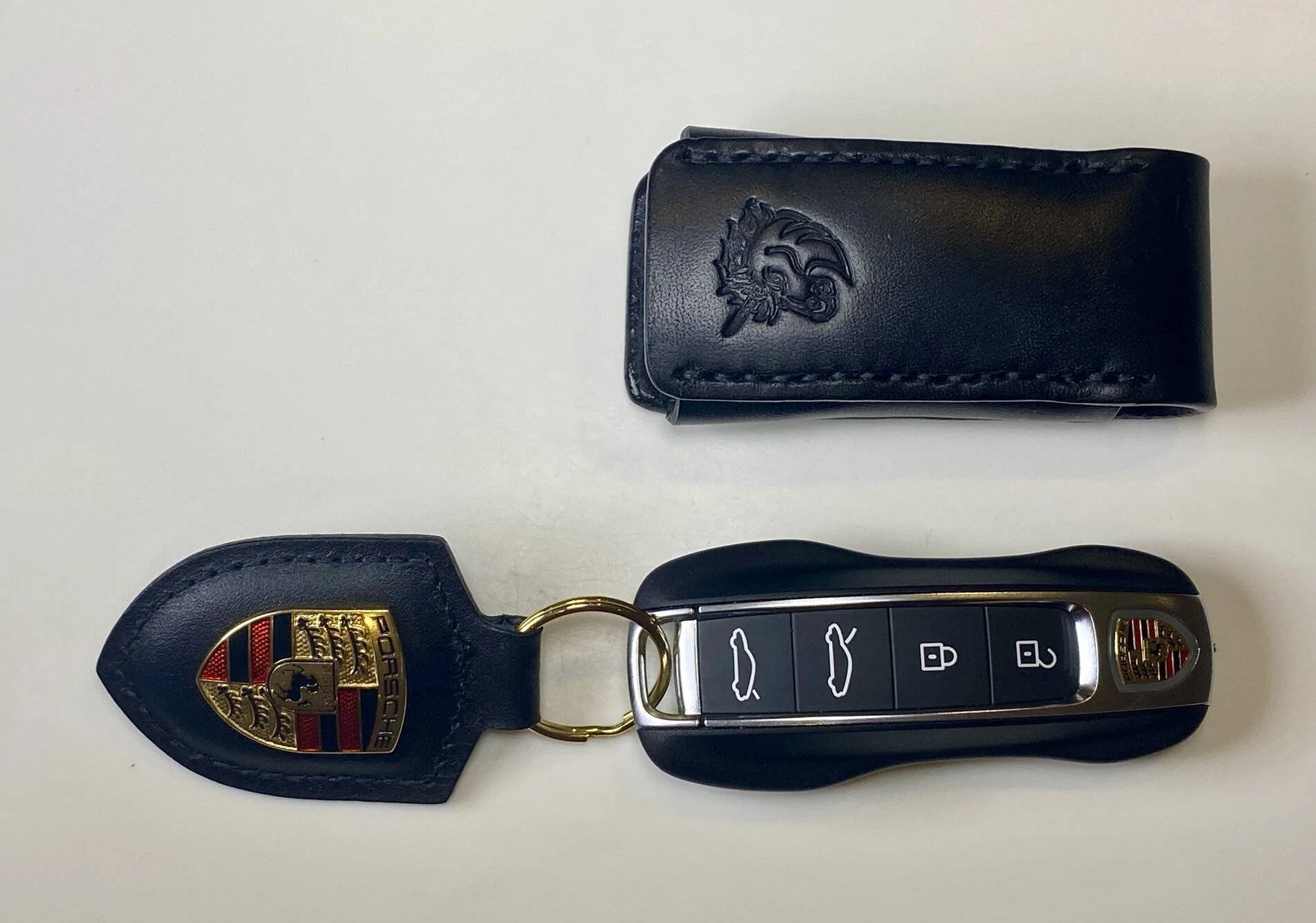 Porsche Taycan Porsche Tracker Fob 0F9EBEE4-1171-4DD8-9DBC-A0D4B5664940