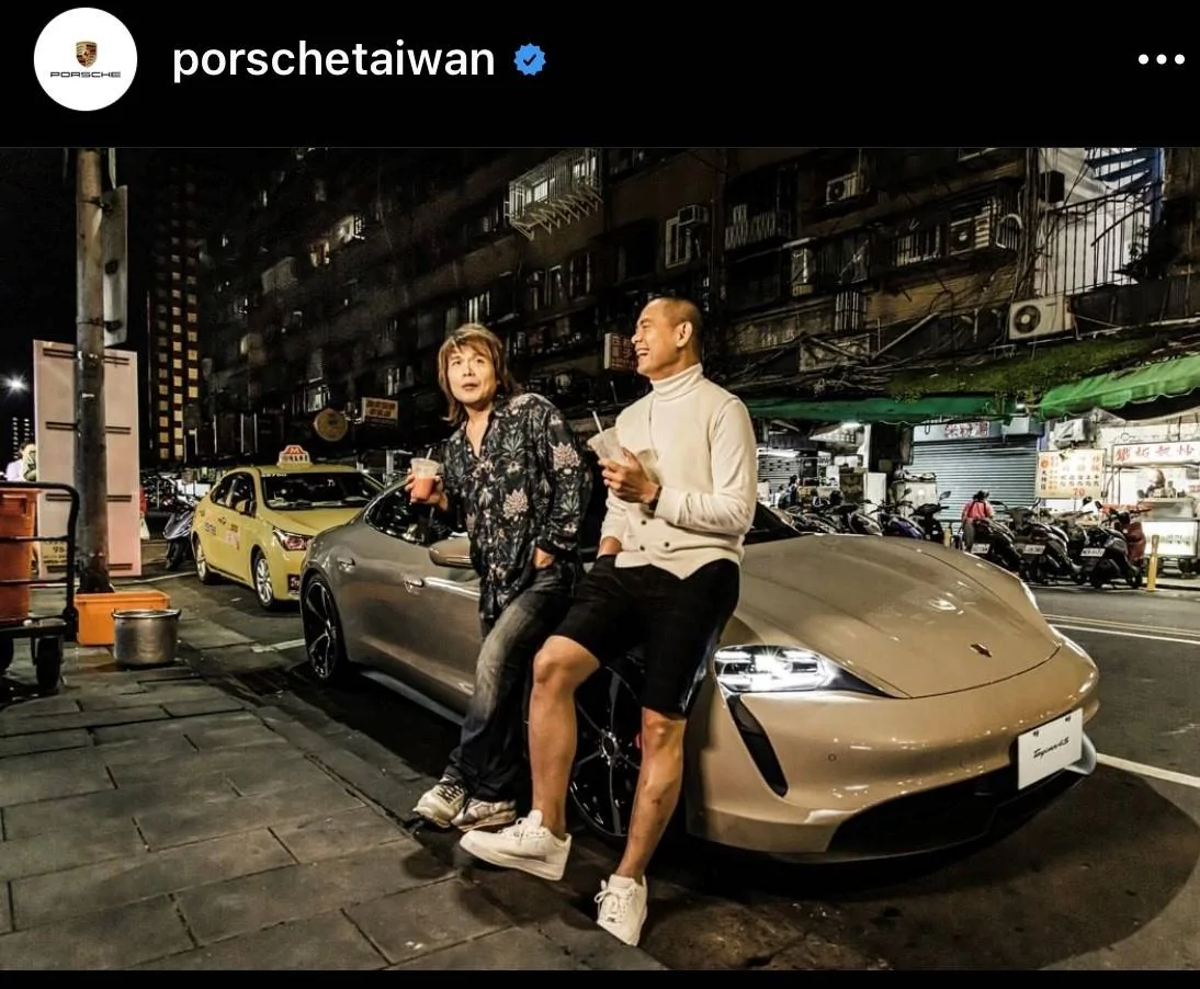 Porsche Taycan COFFEE BEIGE Taycan Club Taycan
