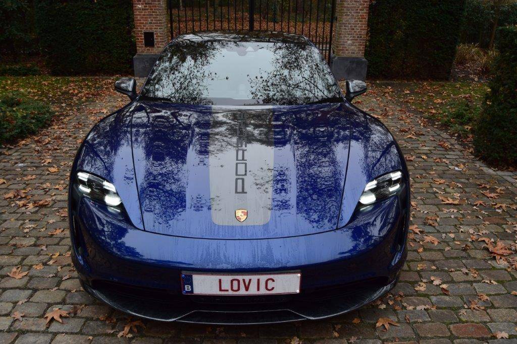 Porsche Taycan Gentian blue with carbon look DSC_0008