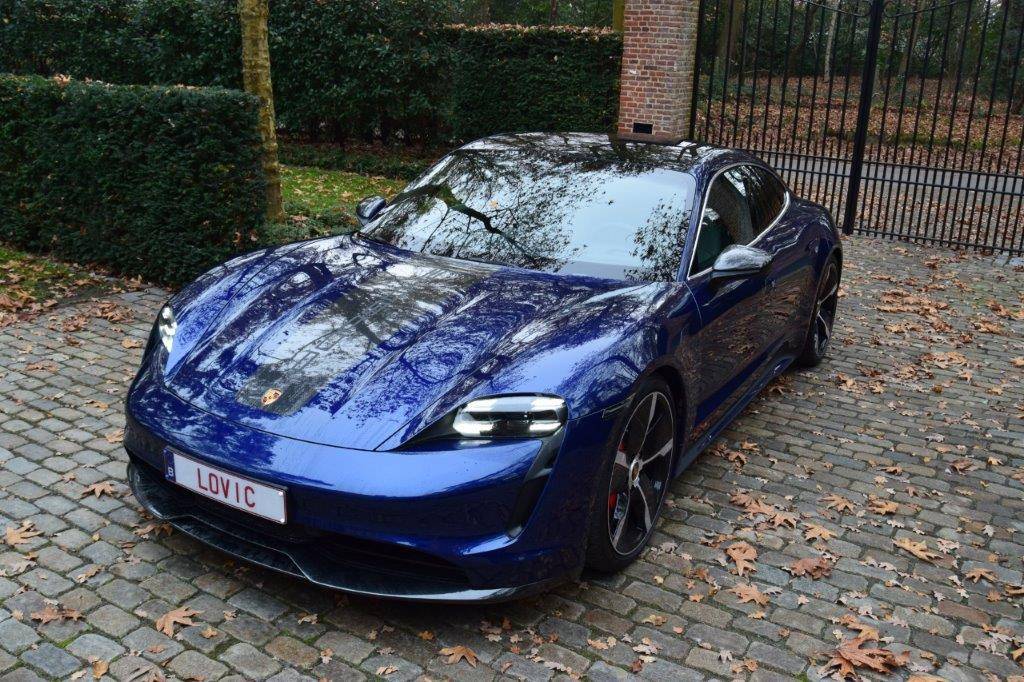 Porsche Taycan Gentian blue with carbon look DSC_0021