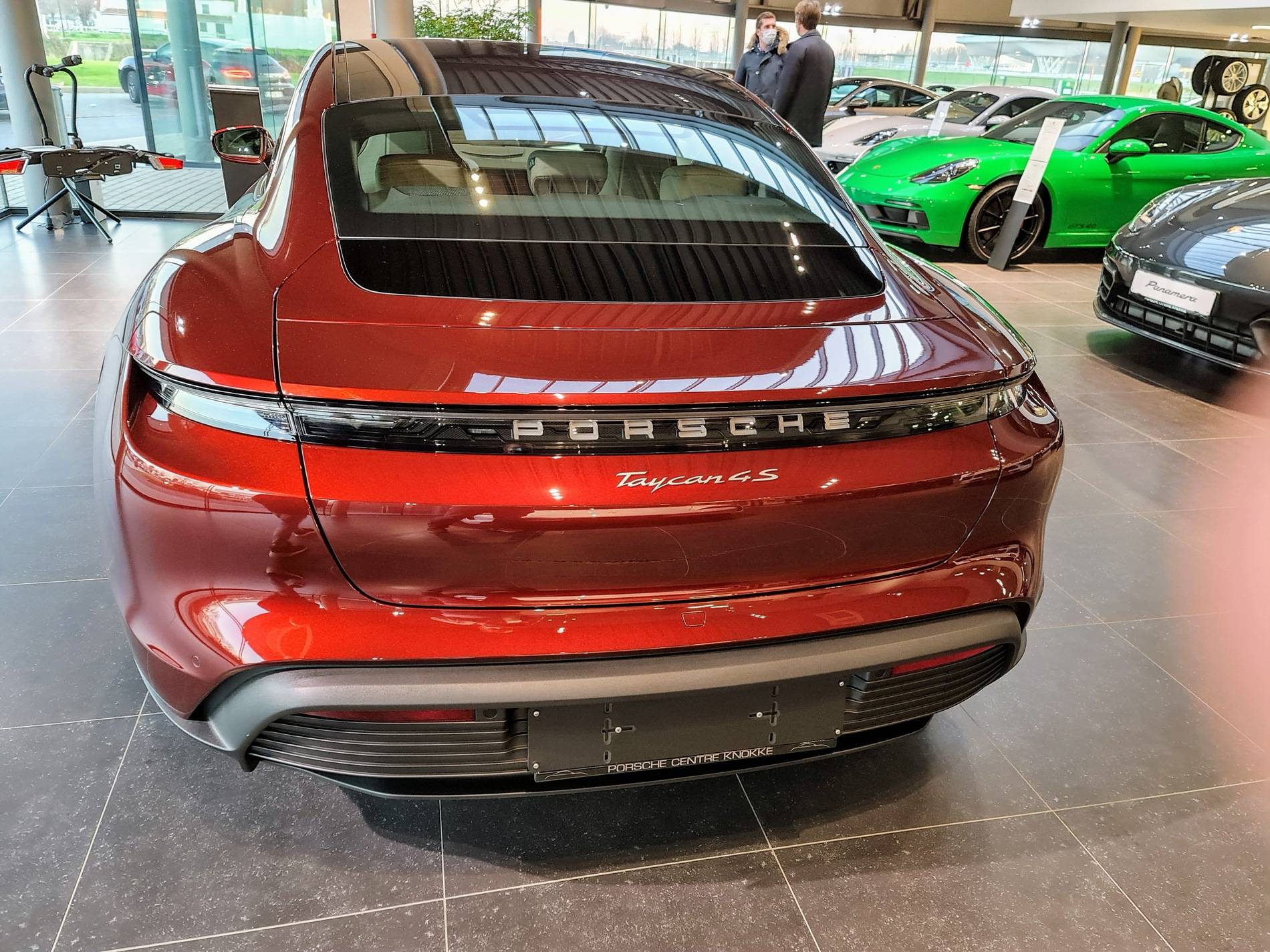 Porsche Taycan CHERRY METALLIC Taycan Club 4duj9lY