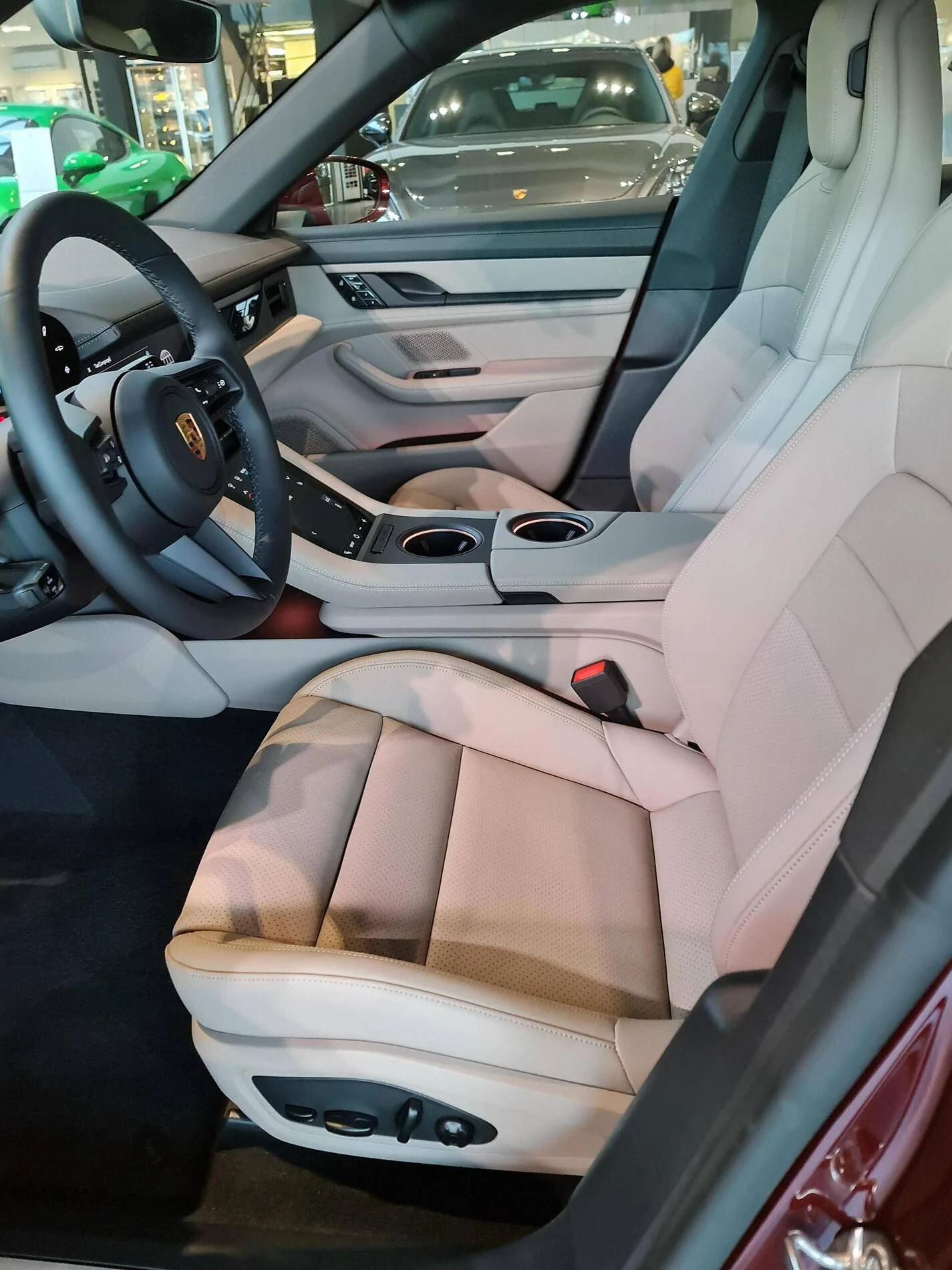 Porsche Taycan CHERRY METALLIC Taycan Club ATWZeff