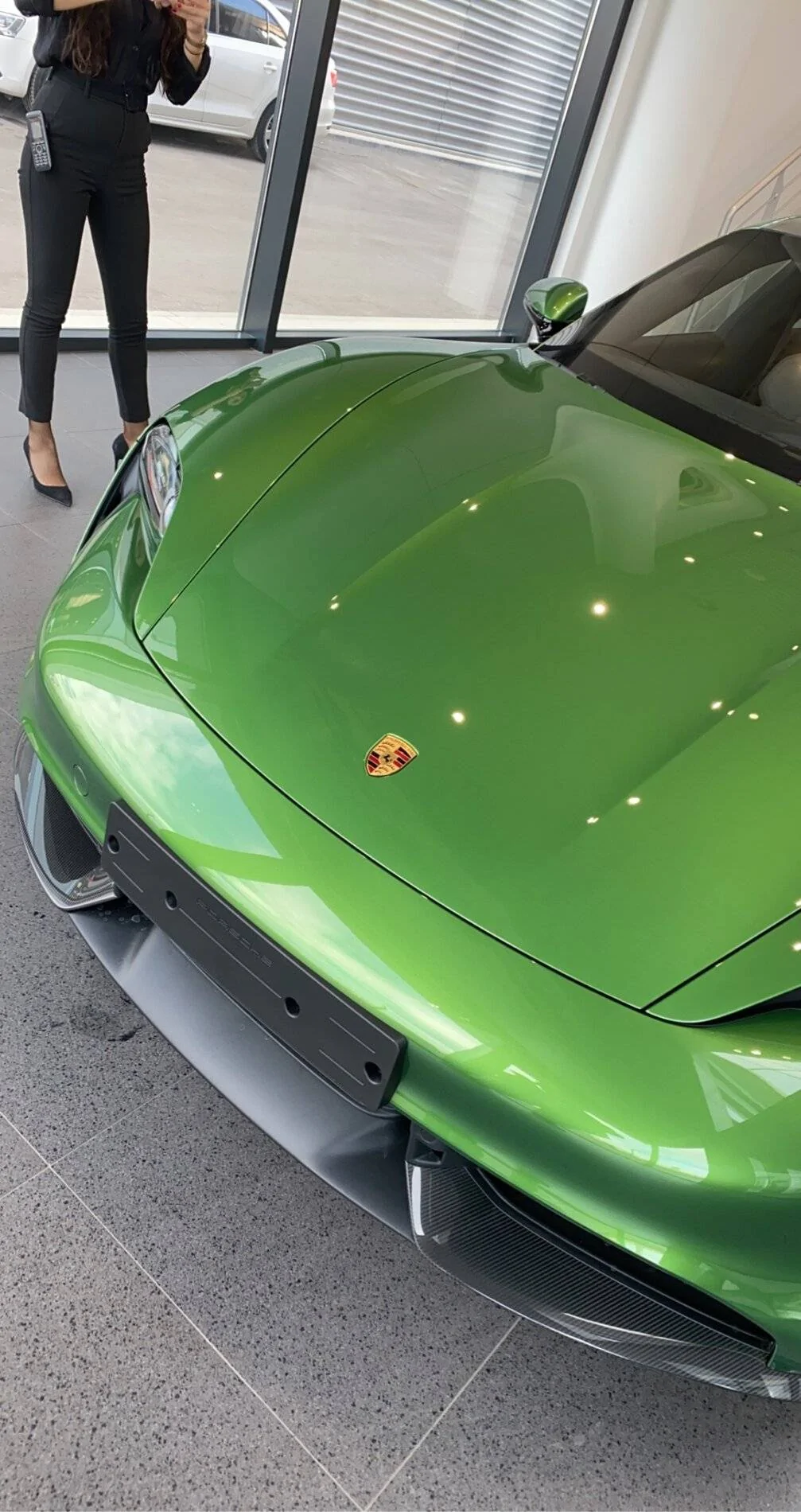 Porsche Taycan MAMBA GREEN Taycan Club 8698D668-5B65-4F0B-82D2-BCCDA5B7A835