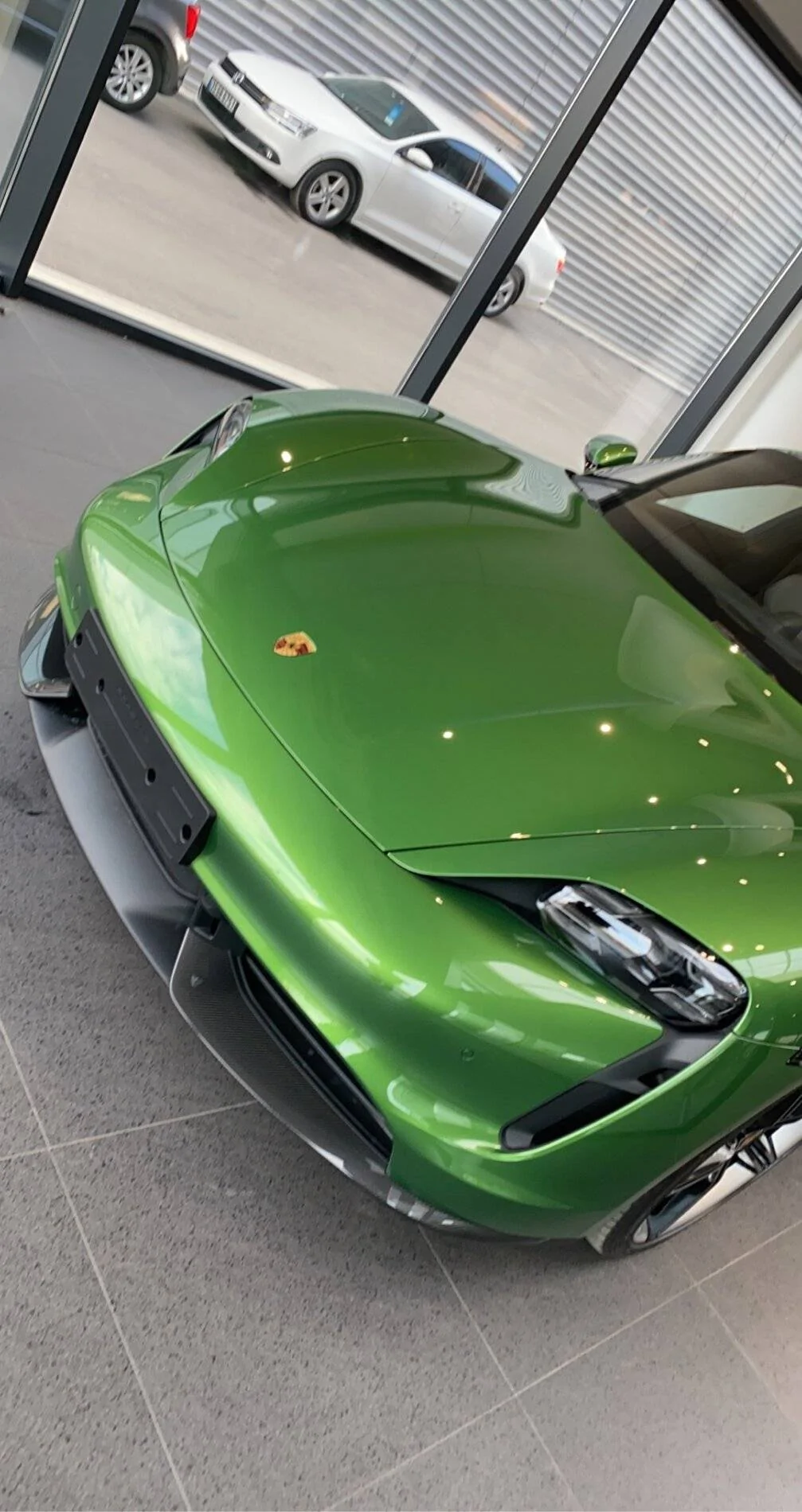 Porsche Taycan MAMBA GREEN Taycan Club 50DC595C-37C0-4E80-9AF8-C6A55CF68BF3