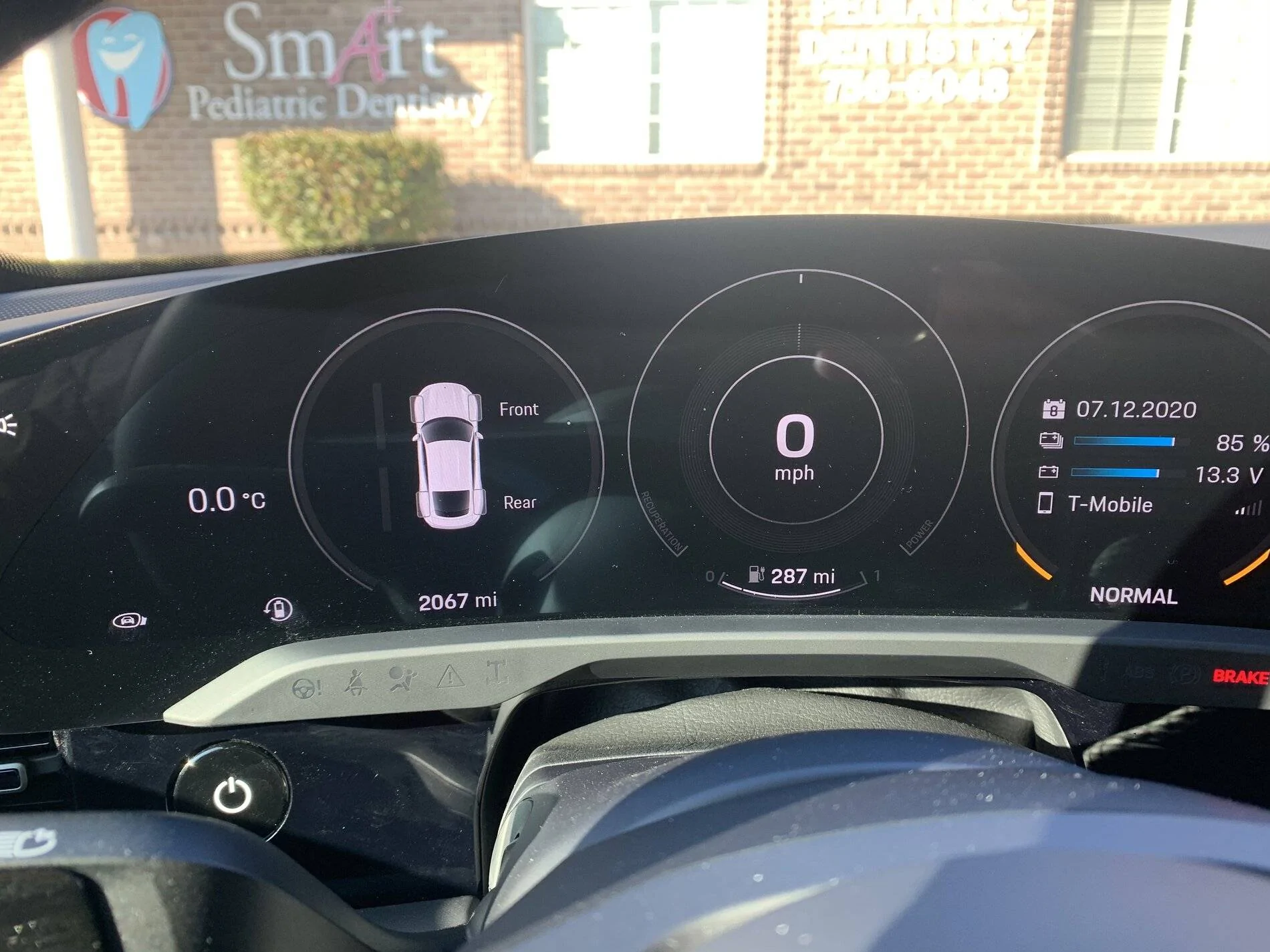 Porsche Taycan 100% charge showing 175 mile range 7DC467AB-42ED-4E3A-AFA2-66B8C1D69FF8
