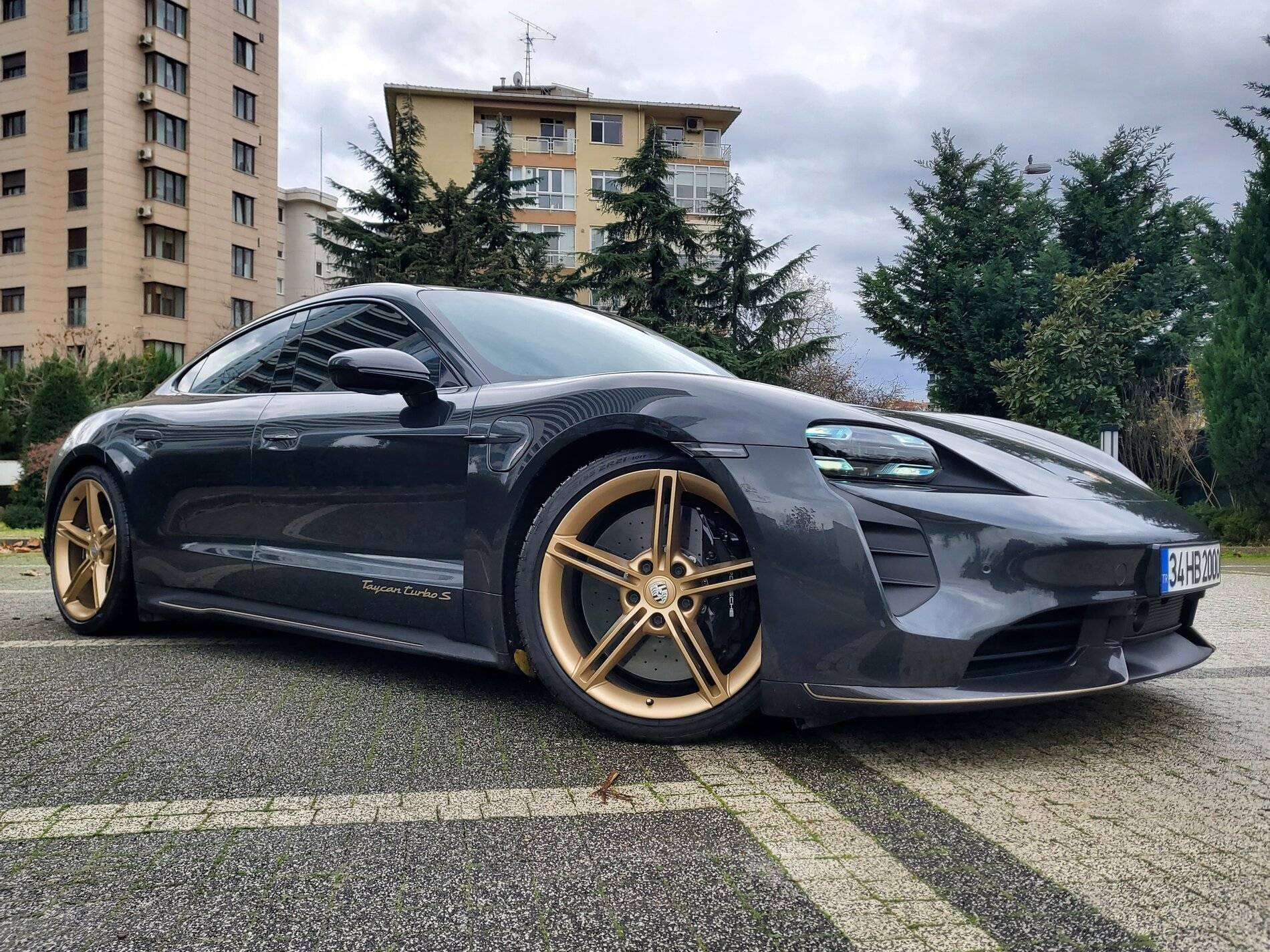 Porsche Taycan Liquid aurum wrap paint on carbon bodykit plus pff ..here some photos of the beast 20201212_143257