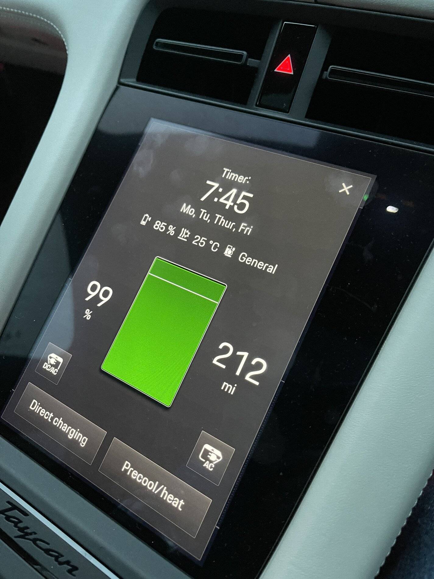 Porsche Taycan 100% charge showing 175 mile range 1D2DD1AE-30E7-490E-BC6D-E679754ED2BF