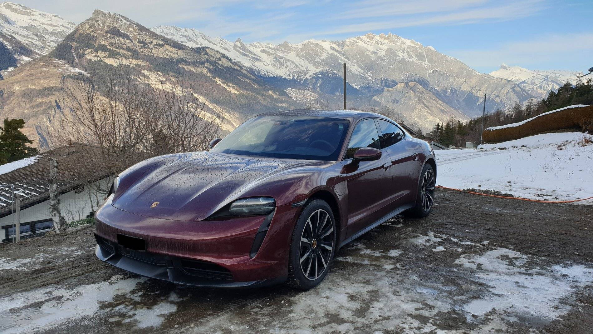 Porsche Taycan CHERRY METALLIC Taycan Club 20201216_125205