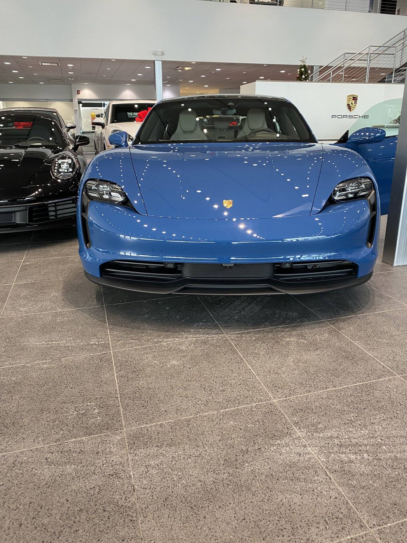 Porsche Taycan NEPTUNE BLUE Taycan Club 41B19669-D673-47EA-B487-D656682F31EA
