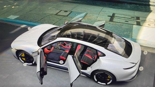 Porsche Taycan Pic of Head Up Display (HUD) & Wireless CarPlay/Charging SEATS-COLOR-2