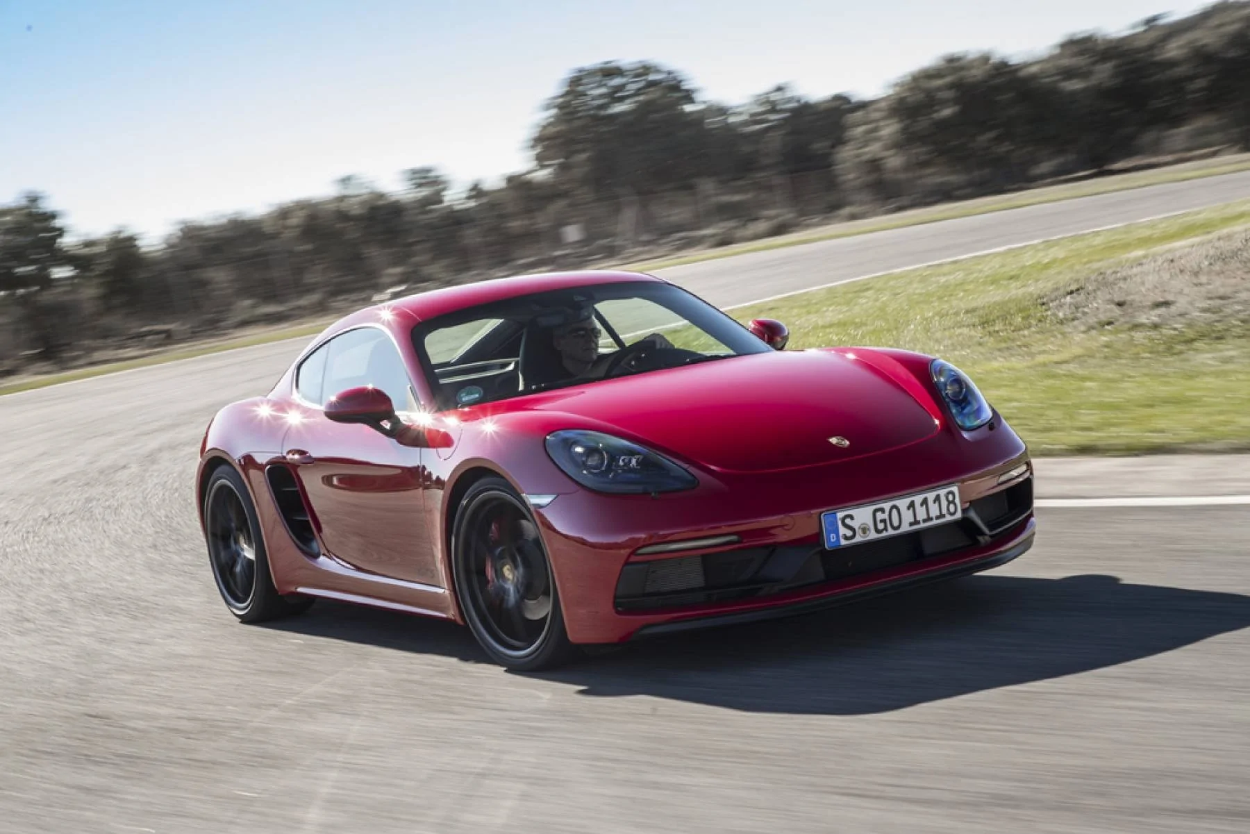 Porsche Taycan CARMINE RED Taycan Club 8D5559F8-509F-4564-A455-CB76465D44E4