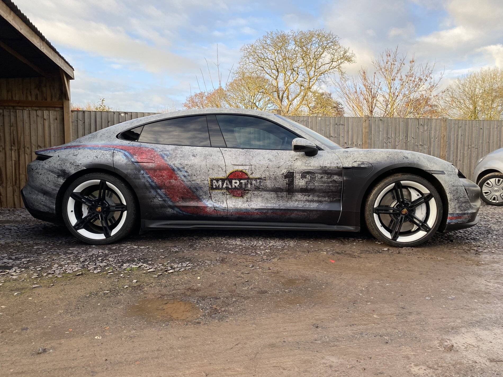 Porsche Taycan UK SPOTTED 6D2F7A1D-7BCF-45DF-97A4-8A8B5D04034D