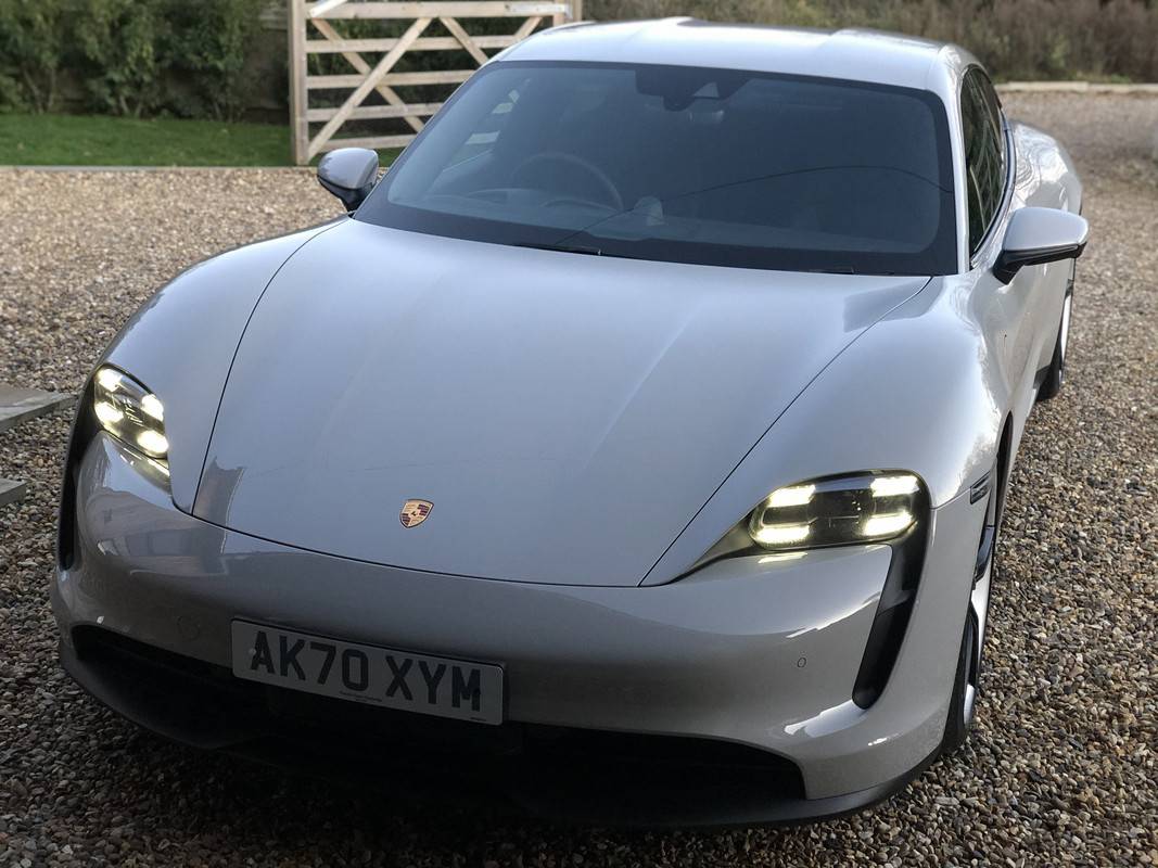 Porsche Taycan CHALK Taycan Club 00-DF68-DB-A5-C7-4260-A6-D6-FCF37-D889-DE7