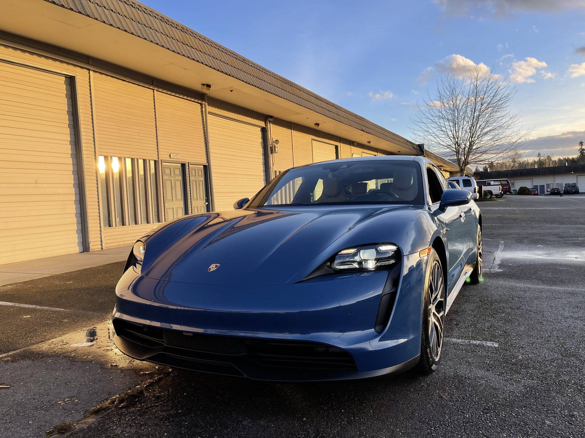 Porsche Taycan NEPTUNE BLUE Taycan Club 42931884-2301-4656-887A-9658FB417F77