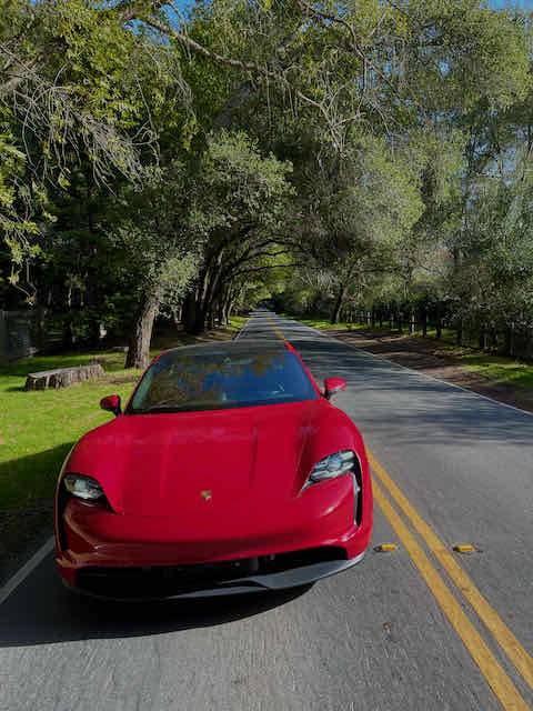 Porsche Taycan CARMINE RED Taycan Club IMG_1841