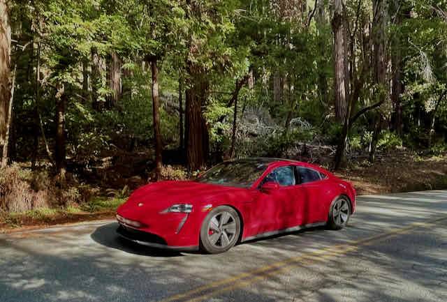 Porsche Taycan CARMINE RED Taycan Club IMG_1845