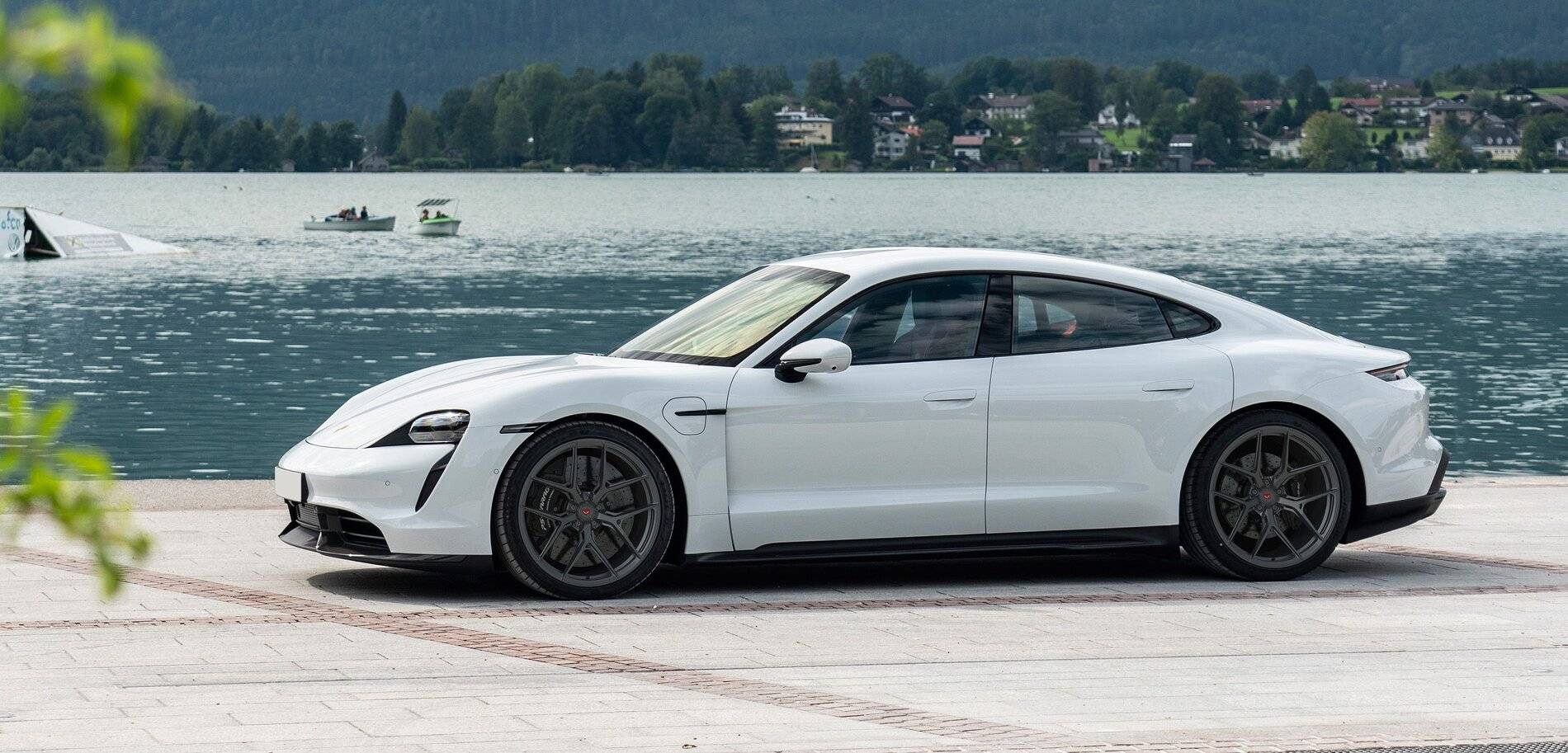 Porsche Taycan Taycan Wheels: Mission E vs Exclusive Design vs Vossen EVO2 vs Vossen S21-01 taycan