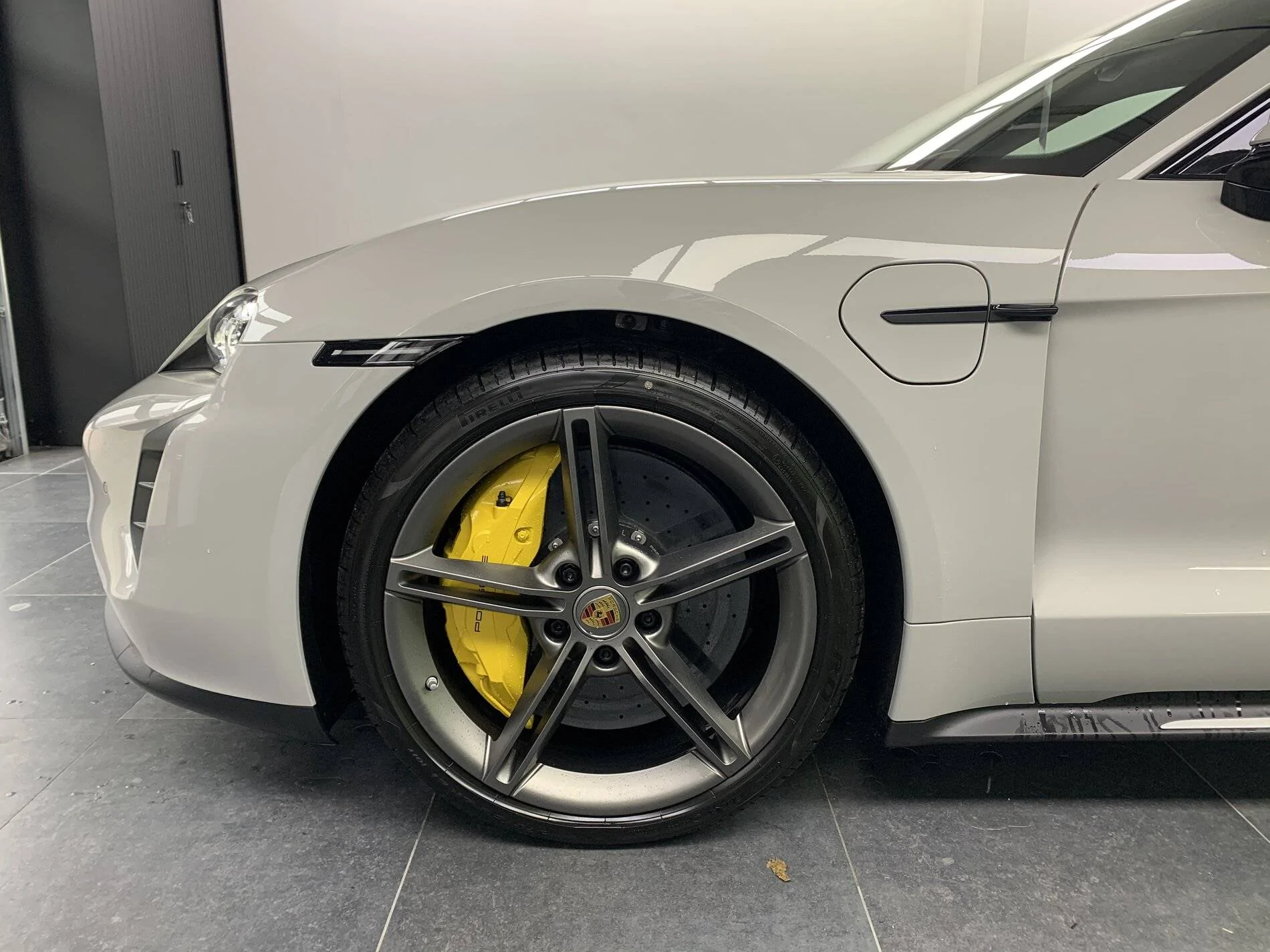 Porsche Taycan Taycan Wheels: Mission E vs Exclusive Design vs Vossen EVO2 vs Vossen S21-01 88410E7E-0714-4E58-B9EF-BE935FCCAF9D