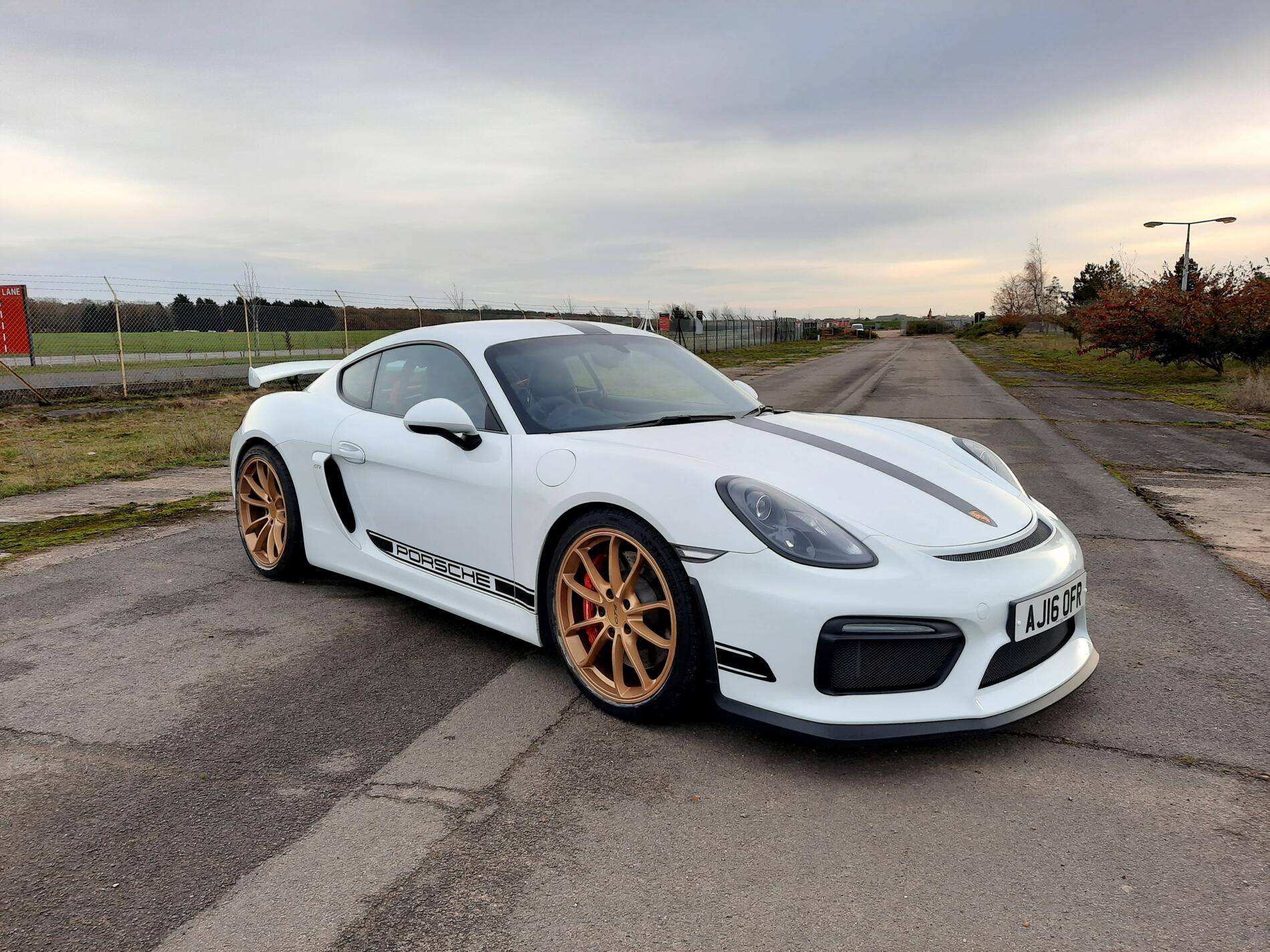 Porsche Taycan Car died over night… 1609426989248