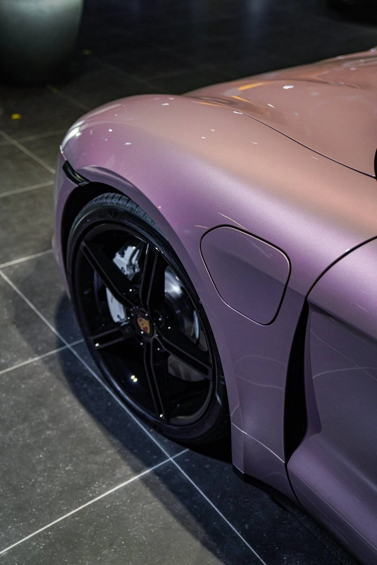 Porsche Taycan FROZEN BERRY METALLIC Taycan Club Taycan 4S Frozen Berry Metallic 4