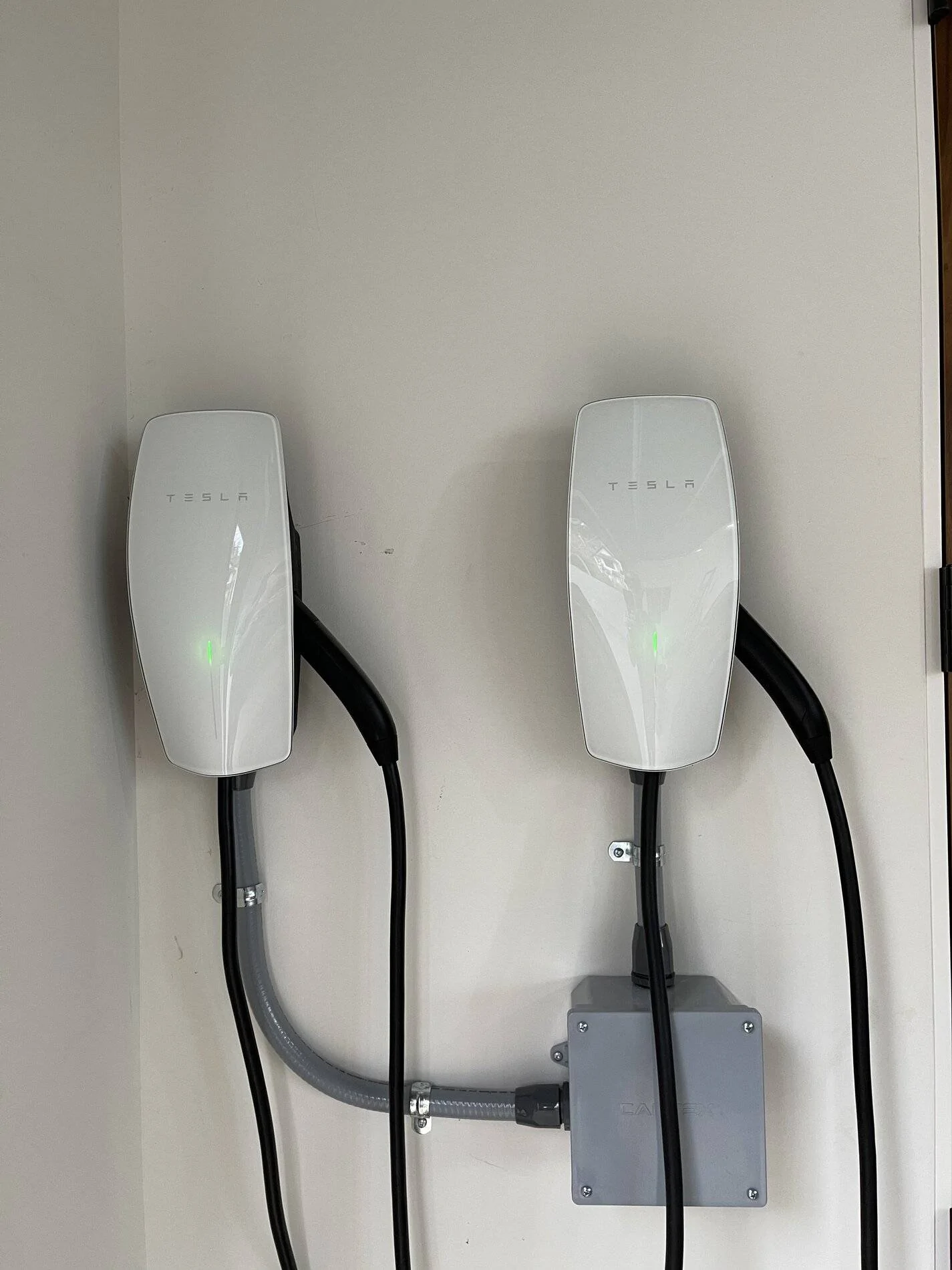 Porsche Taycan Show your home charging setup for your Taycan 8C2E1BAB-2888-4802-A674-E51F5FE16F76