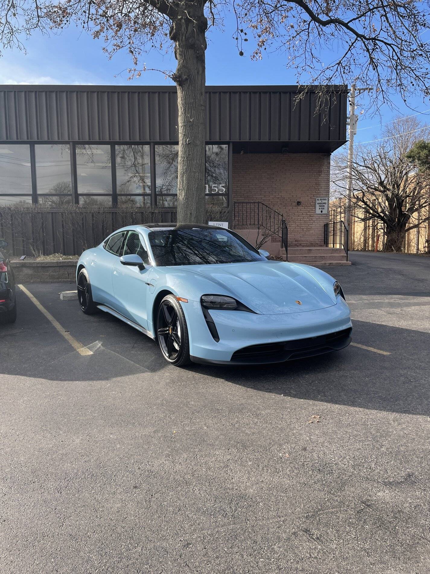 Porsche Taycan FROZEN BLUE Taycan Club D0B3C562-D185-4030-A869-18BD5F85BD64
