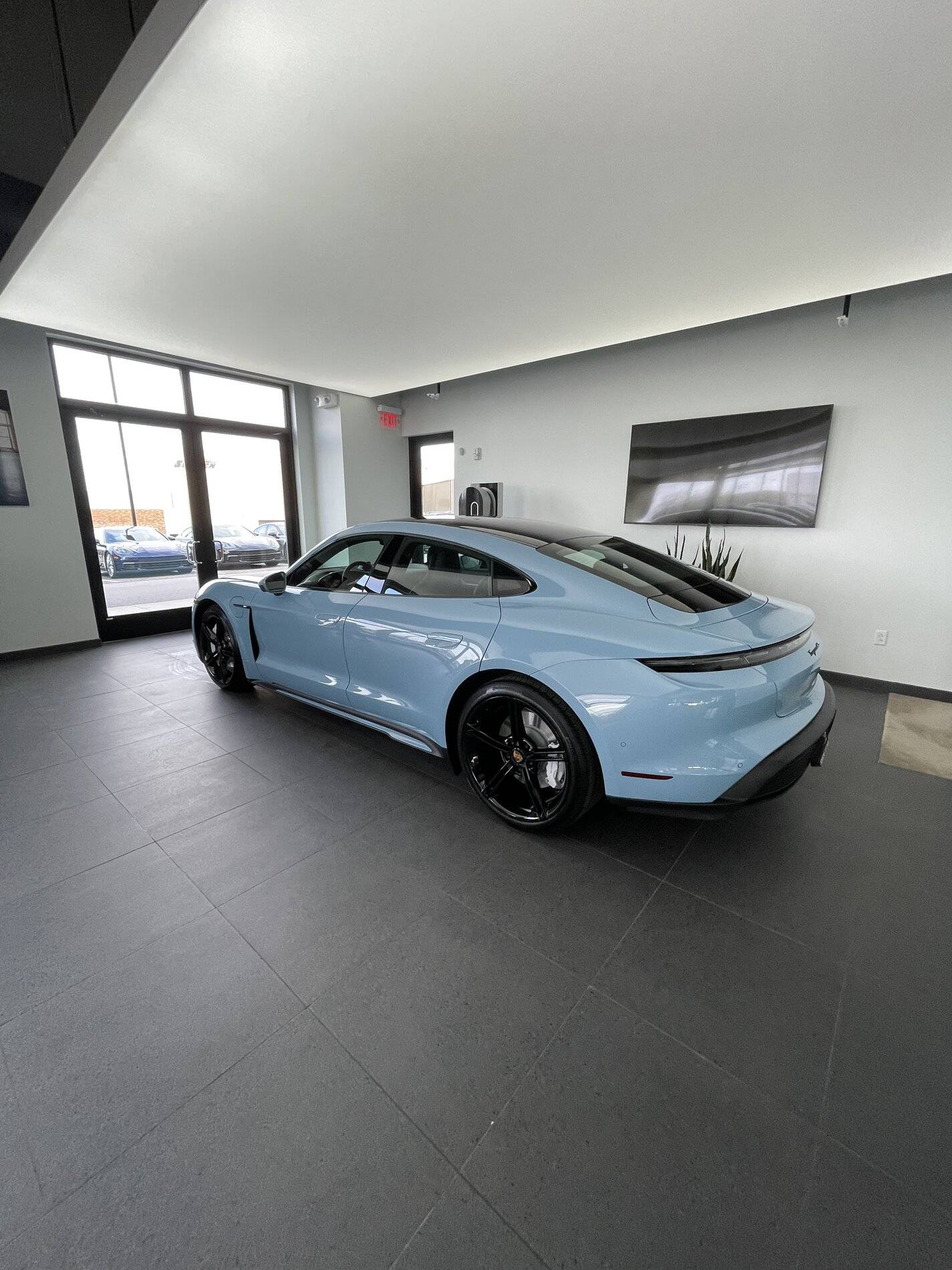 Porsche Taycan FROZEN BLUE Taycan Club 7336518E-95C6-4BD6-A9DB-BE57100241C1