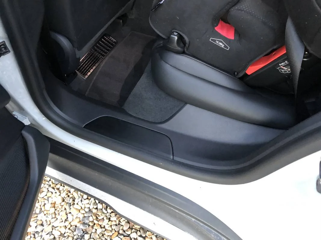 Porsche Taycan Door-Sill Guards photos? 224C246C-C1A1-4285-85EC-B4B51A4531D7