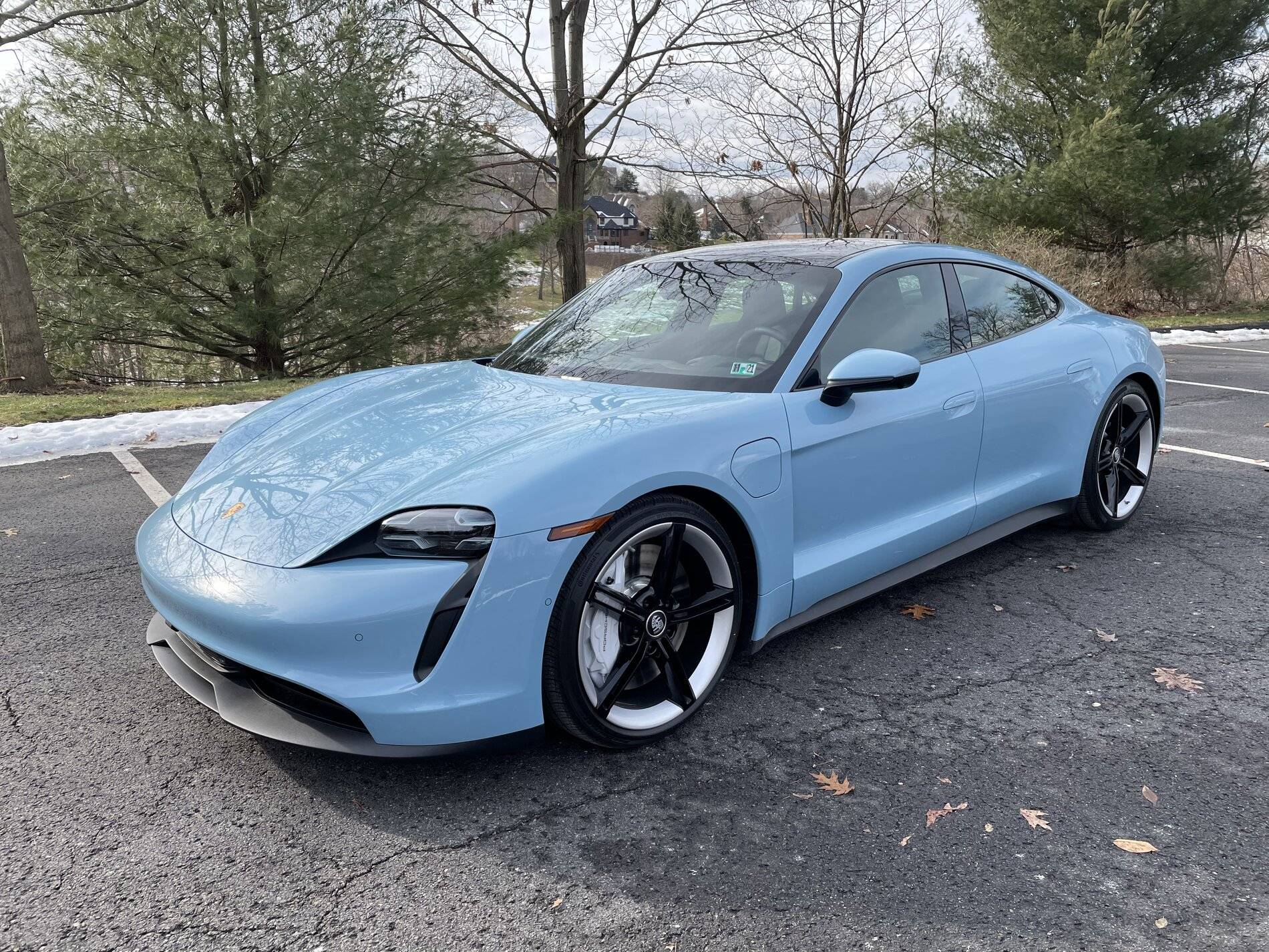 Porsche Taycan FROZEN BLUE Taycan Club 797C2370-C057-43E8-B30C-C97276381D47