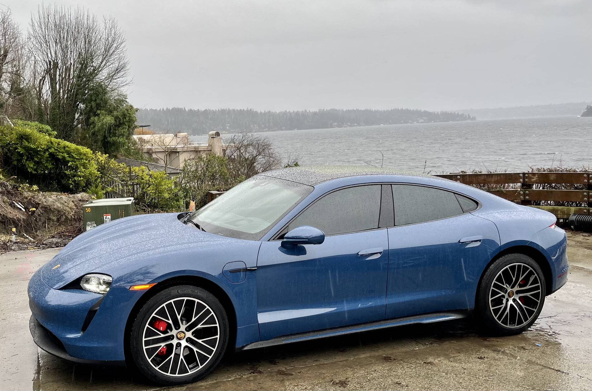 Porsche Taycan NEPTUNE BLUE Taycan Club 4F779A89-CCDF-4ABF-8642-0720D6822554