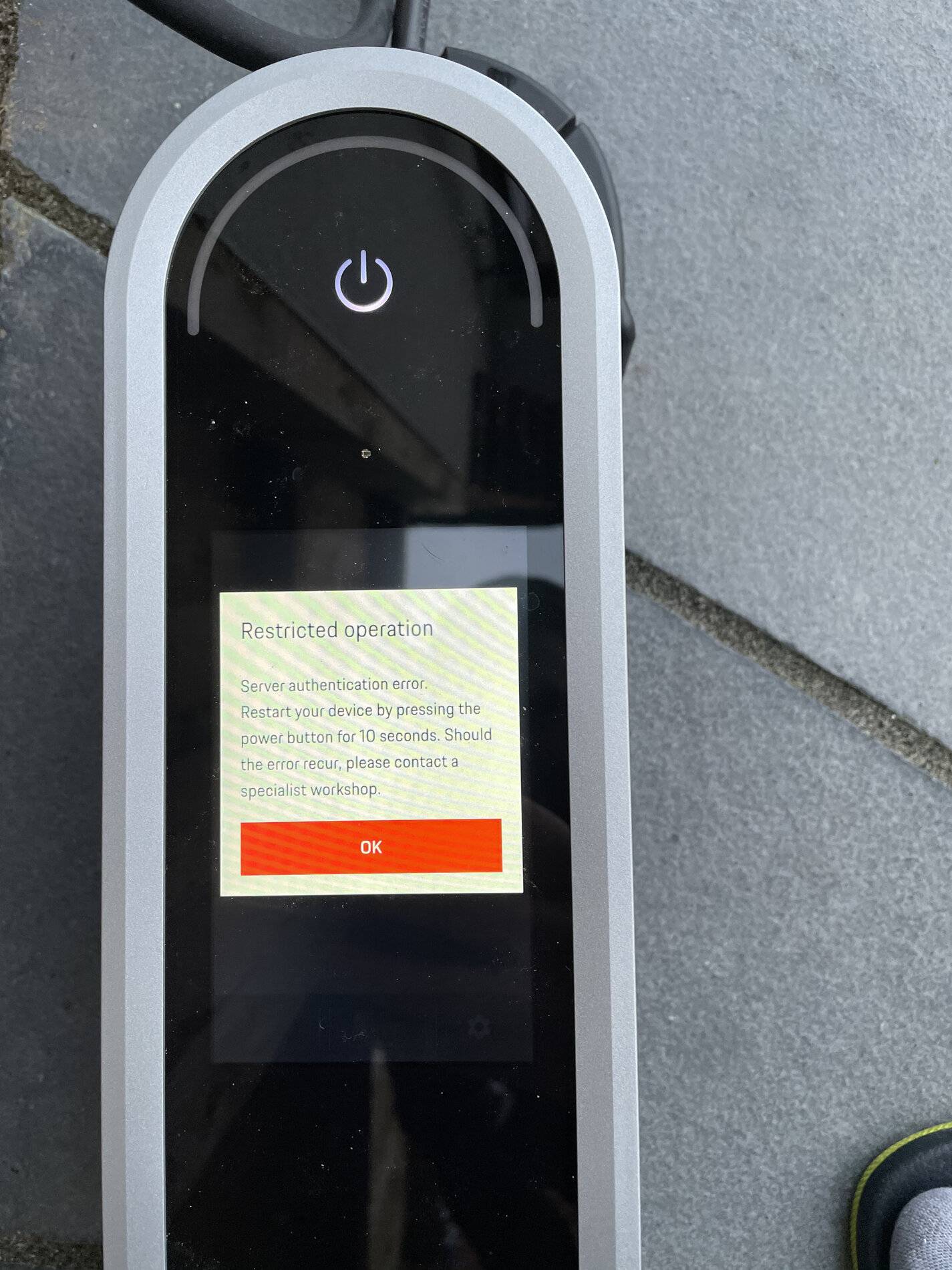 Porsche Taycan Porsche mobile connect ‘Restricted operation’ error. 93E62757-A325-4702-9321-2DF512313A31