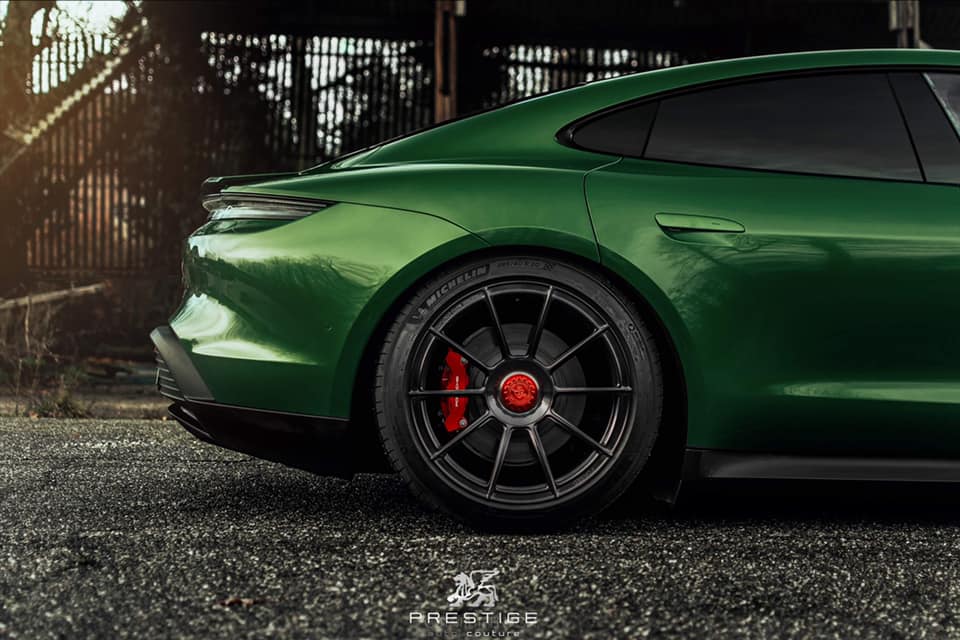 Porsche Taycan MAMBA GREEN Taycan Club Taycan Prestige Auto Couture Wheels PM-1 20%22 Deep concave Centerlock caps 7