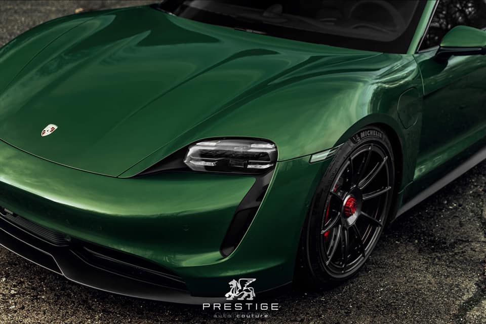 Porsche Taycan MAMBA GREEN Taycan Club Taycan Prestige Auto Couture Wheels PM-1 20%22 Deep concave Centerlock caps 2