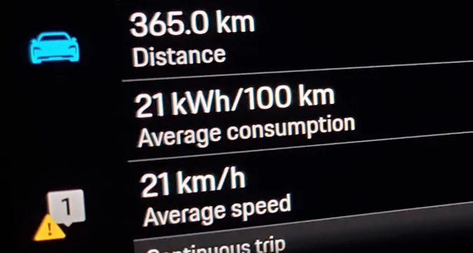 Porsche Taycan Outside temperature and range 1610068213741