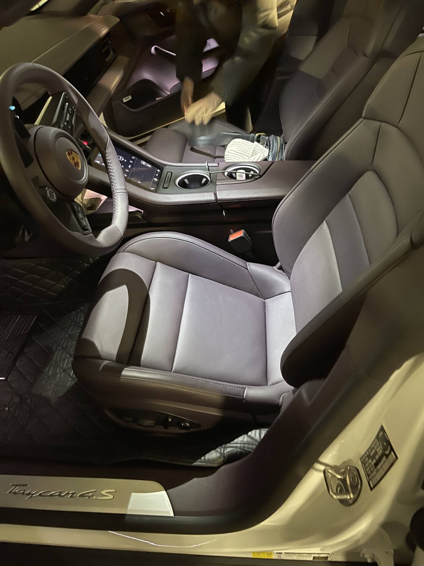 Porsche Taycan Blackberry interior... IMG_1756