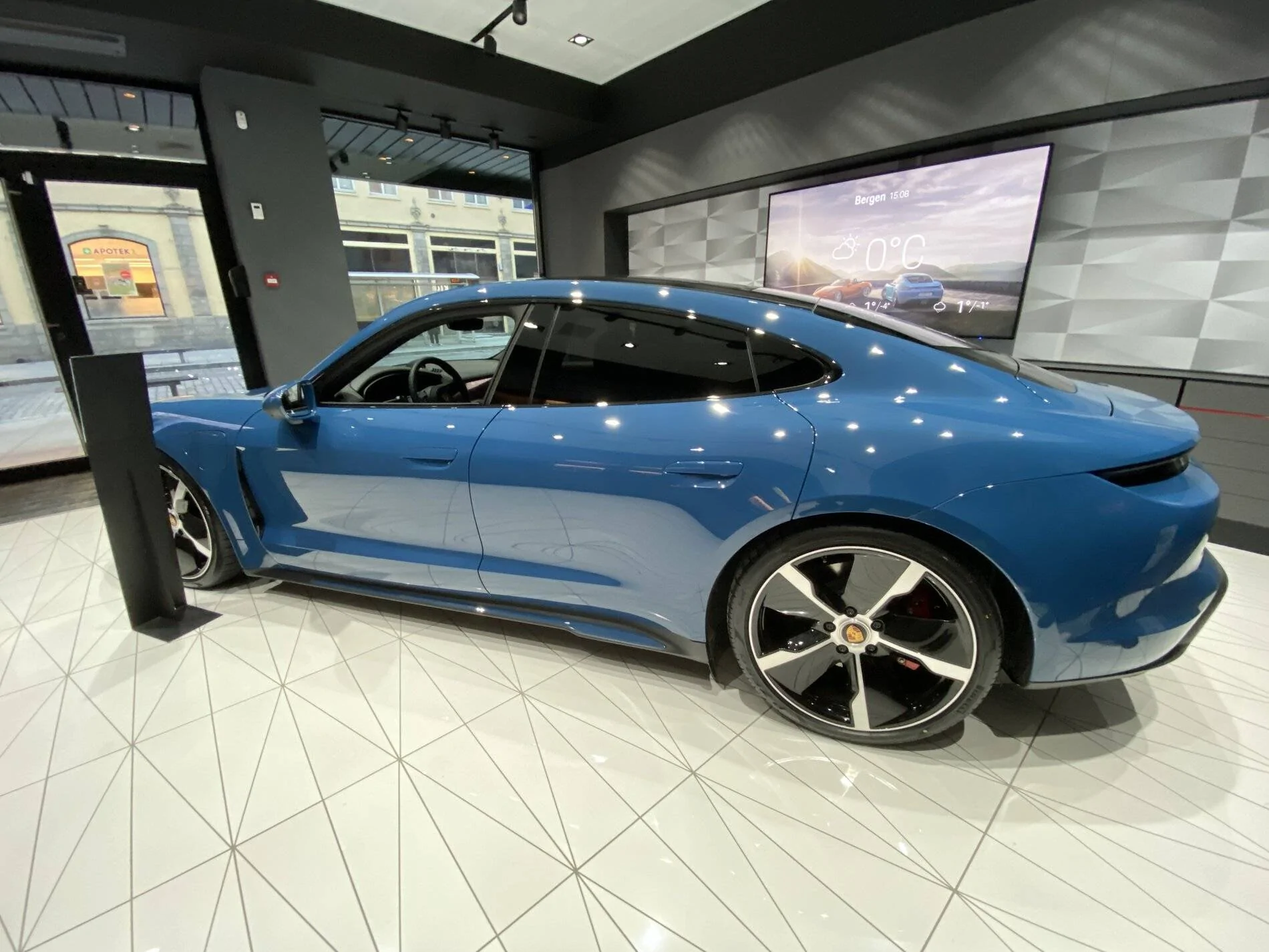 Porsche Taycan NEPTUNE BLUE Taycan Club IMG_8797 2