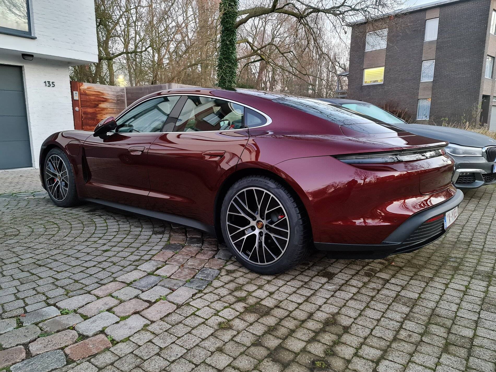 Porsche Taycan CHERRY METALLIC Taycan Club 20210110_083052