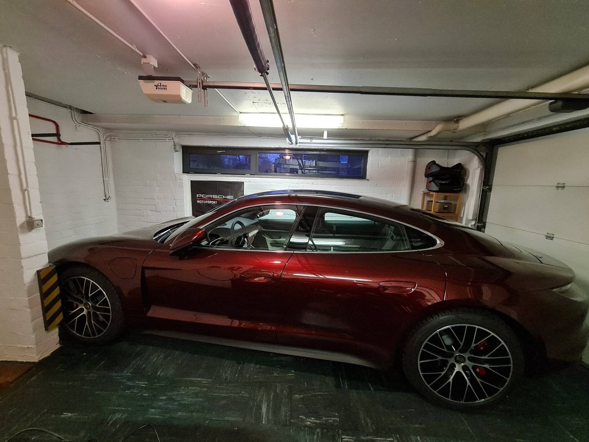Porsche Taycan CHERRY METALLIC Taycan Club 20210111_171159
