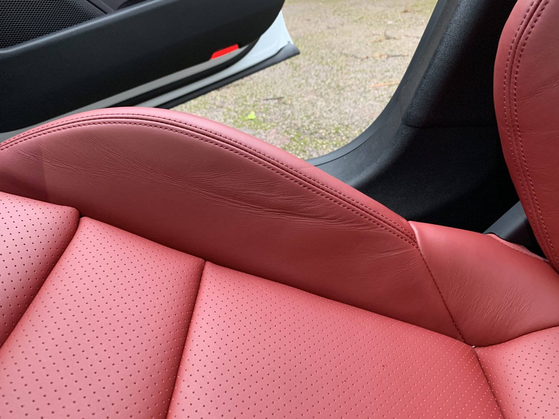 Porsche Taycan brand new Taycan Turbo - creases on seat bolster ok? IMG_3908.JPG