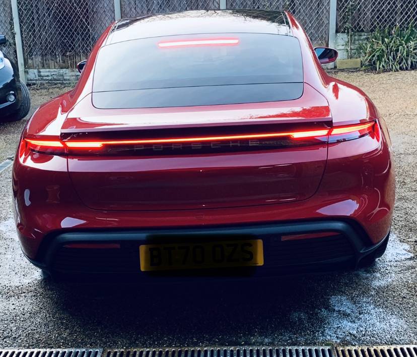 Porsche Taycan CARMINE RED Taycan Club 13CB9D96-33C2-472D-82D2-63C5AA0D5845