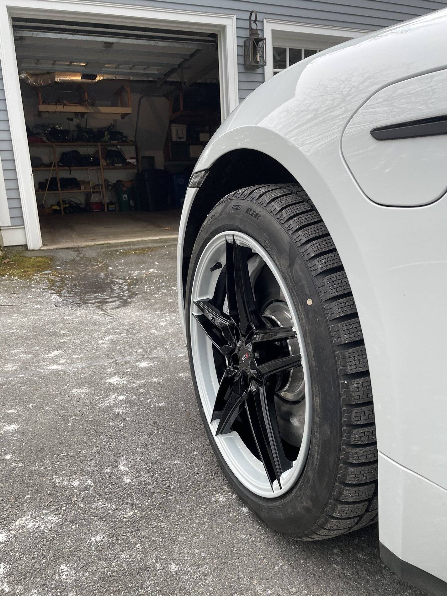 Porsche Taycan Taycan Turbo S with Mission E Concept style wheels EC66E30F-029A-4F65-83F7-274970DF410F