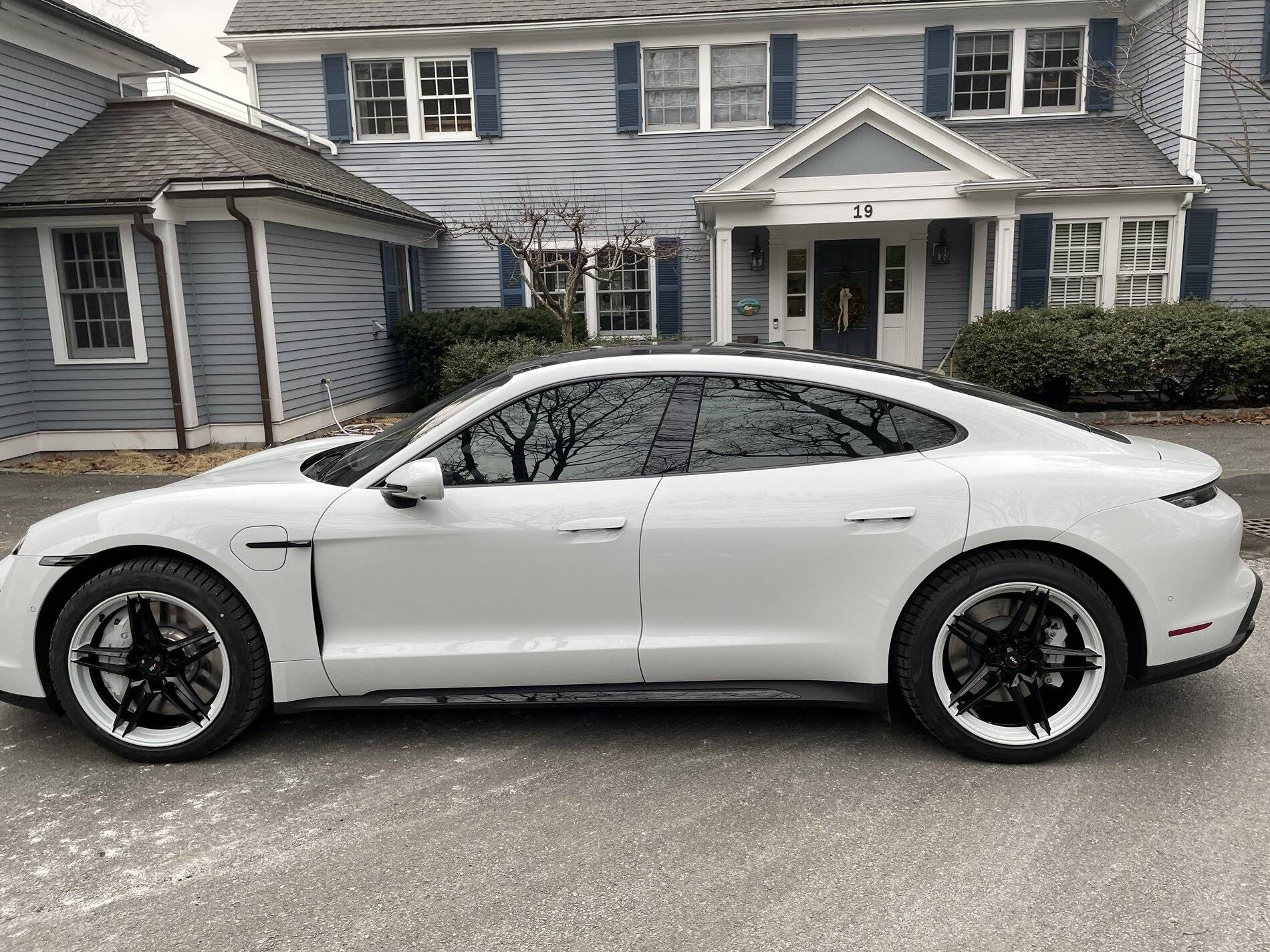 Porsche Taycan Taycan Turbo S with Mission E Concept style wheels 4A111564-F1FA-4D69-8B7B-8FC40F466B44