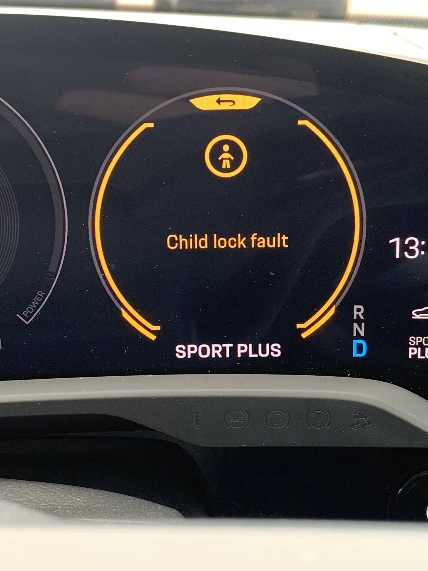 Porsche Taycan Park Assist Not Available error message AFA05D5E-255E-4F14-9DF0-1E7328D3E4A0